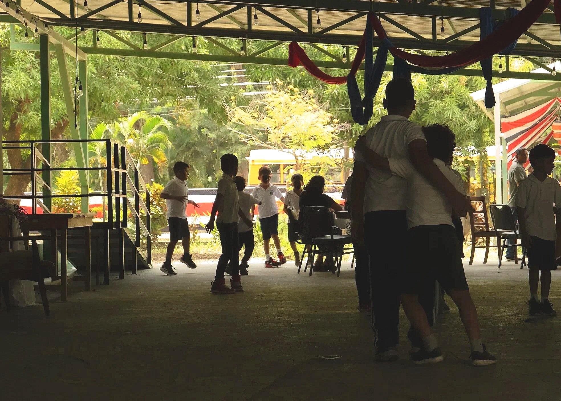 students+playing+at+santa+teresa+school+.jpg