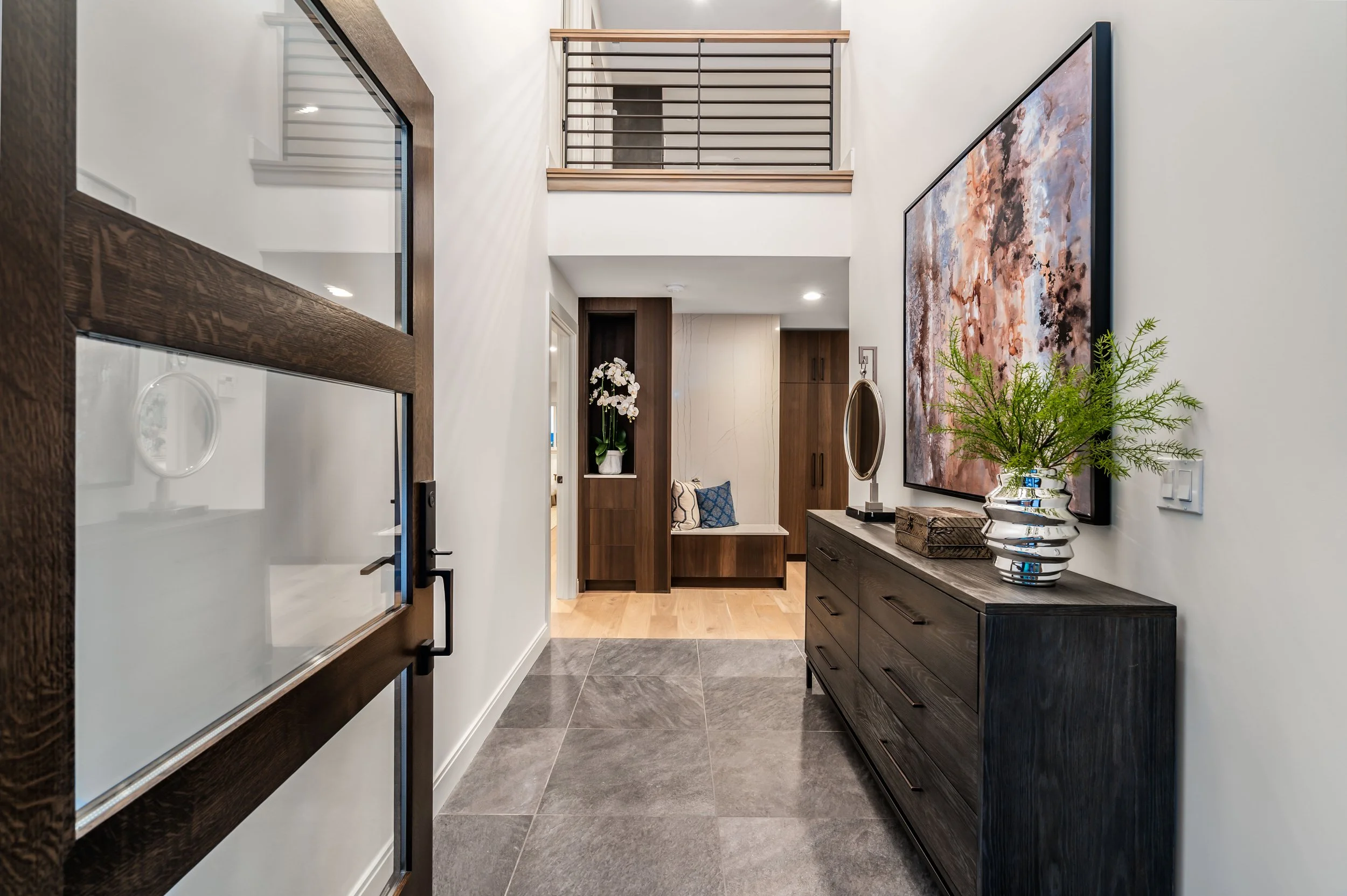 5616 Beach Dr (Seattle) - Extra MLS (10 of 11).jpg