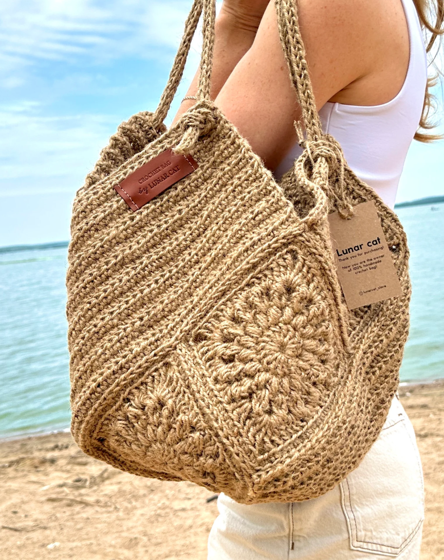 <span class="sqsrte-text-color--custom" style="color: rgb(243, 50, 93)">SOLD OUT! </span>Crochet Granny Square Hobo Bag Class- Wednesdays, August 6 & 13, 11 am - 12:30 pm