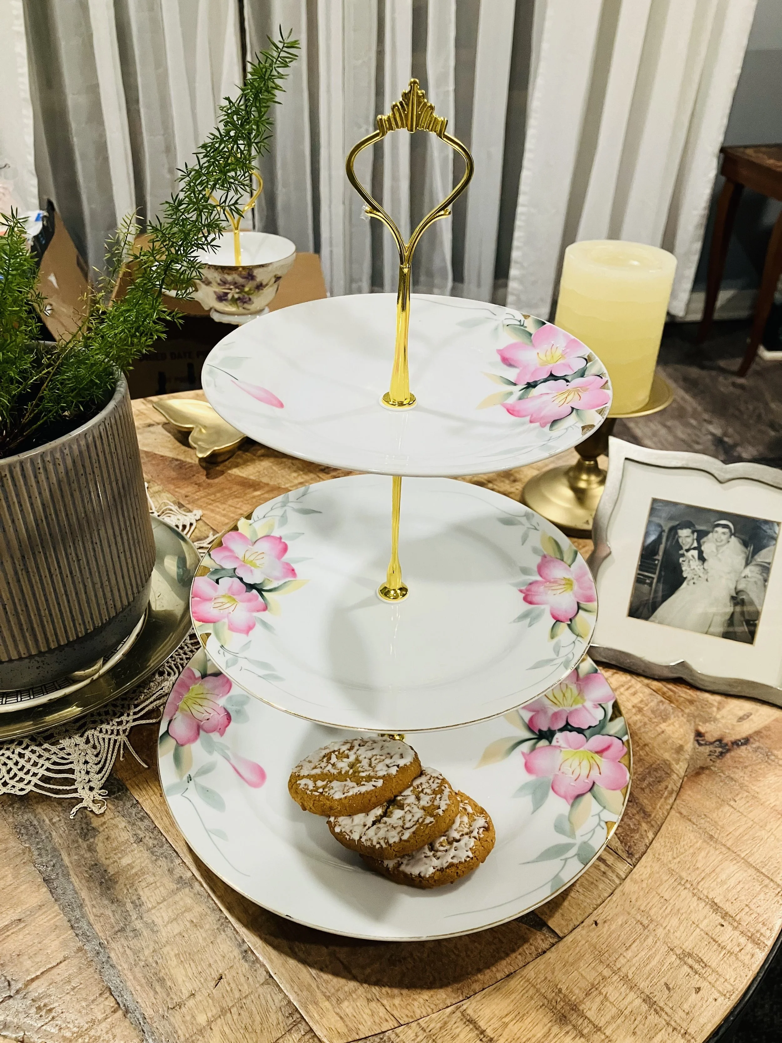 Sip &amp; Craft: Tiers &amp; Cheers with  Bee Stamped by Dawn, Wednesday, July 22, 6 pm - 8 pm