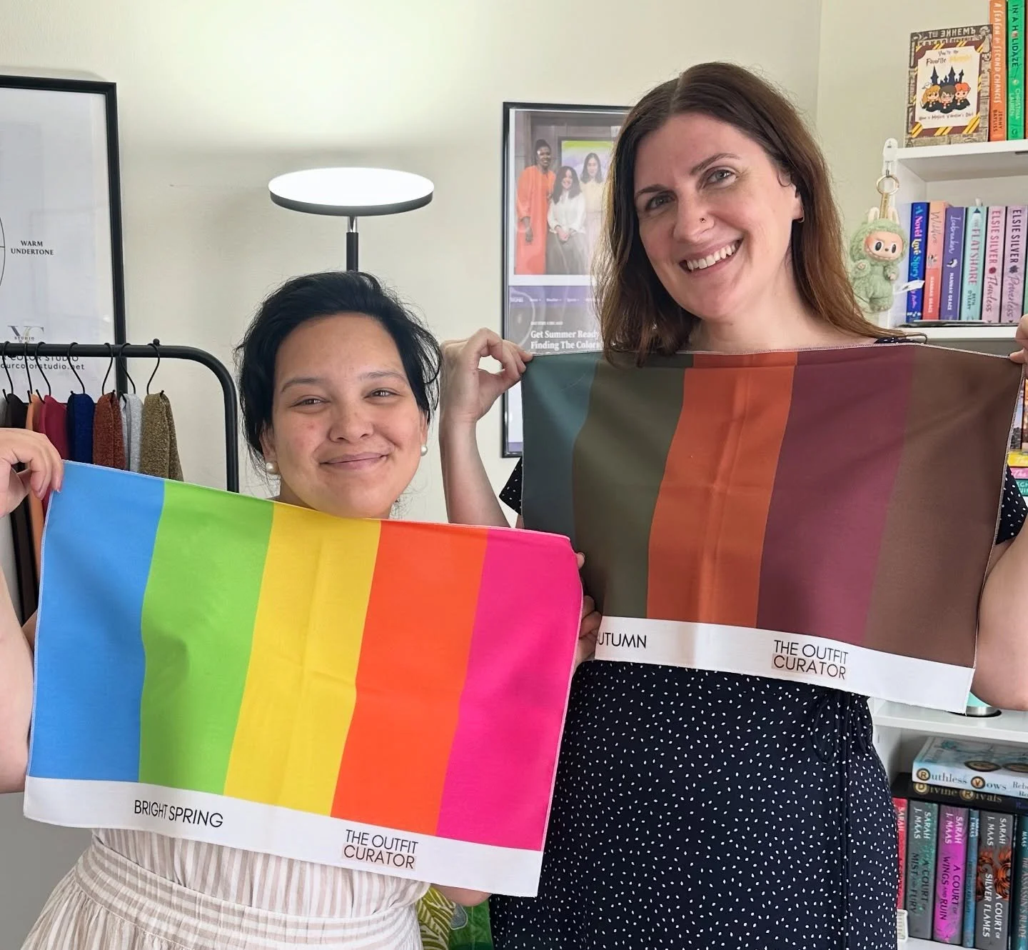 Two besties, two totally different palettes β¨πΈπ One shines in Bright Spring’s fresh, vibrant hues, while the other glows in Deep Autumn’s rich, earthy tones.
Ready find out what your best colors are?
Book your color analysis with us!