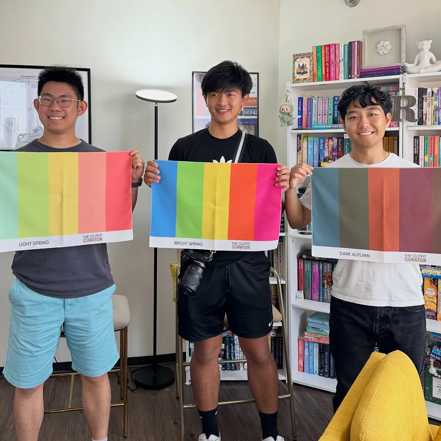 Color analysis isn’t just for the girls π These three friends came in together to discover their best colors — and now they’ve all got personalized palettes to match their unique styles. ππ¨
Ready find out what your best colors a