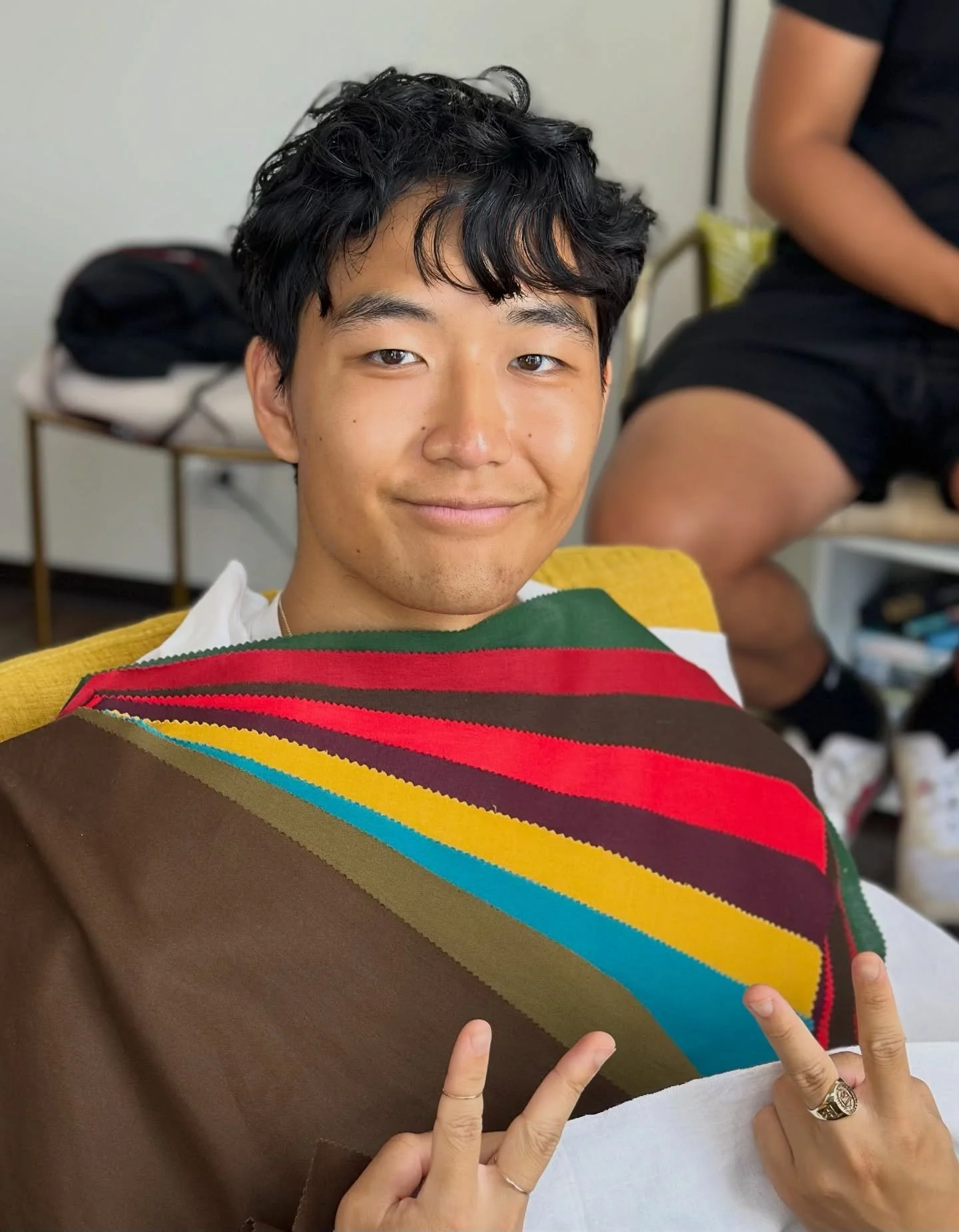 Another Deep Autumn reveal! 🍁
Earthy, rich tones like espresso, olive, and deep rust make his natural coloring stand out effortlessly.

Ready find out what your best colors are? 

Book your color analysis with us! 💕

LINK IN BIO ⬆️

For Groups/Even