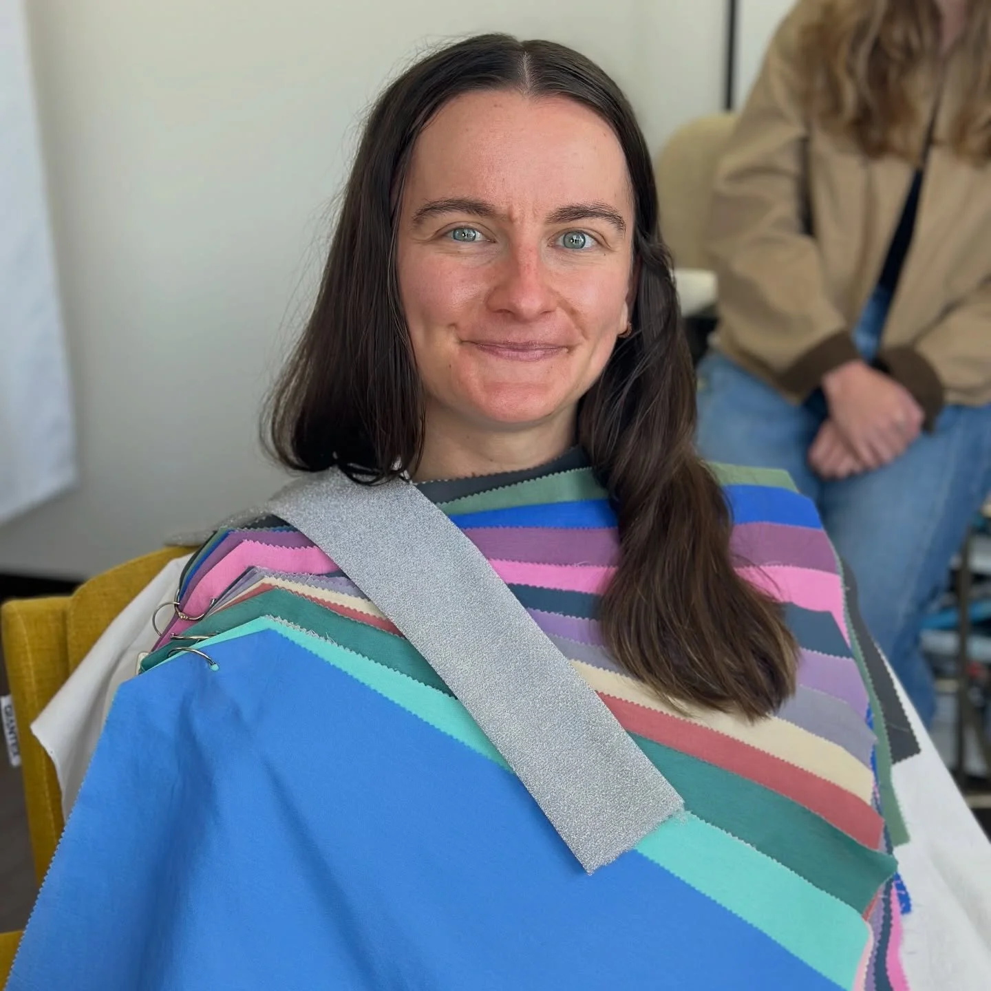 Meet the Summer palette 🌸
Think cool undertones, soft contrast, and beautifully muted colors like dusty blue, lavender, and rose.

Ready find out what your best colors are? 

Book your color analysis with us! 💕

LINK IN BIO ⬆️

For Groups/Event, fe