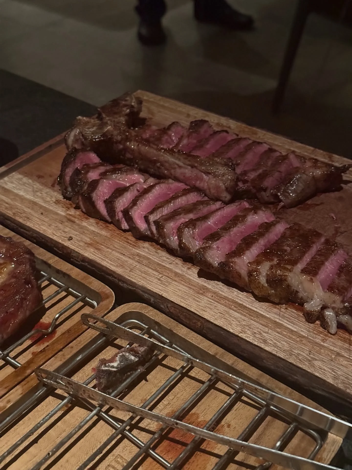 FIVE STAR BALI STEAK 🥩

📍 @agedandbutcheredbali Canggu, Bali
🔪 Steak is cooked, rested &amp; sliced at your table
🥩 Beef options from Aussie, US Prime &amp; Kobe
🥩 Priced from 320k Rupiah to 2.7m Rupiah
🧂 Five different salt options 
🔥 Premium