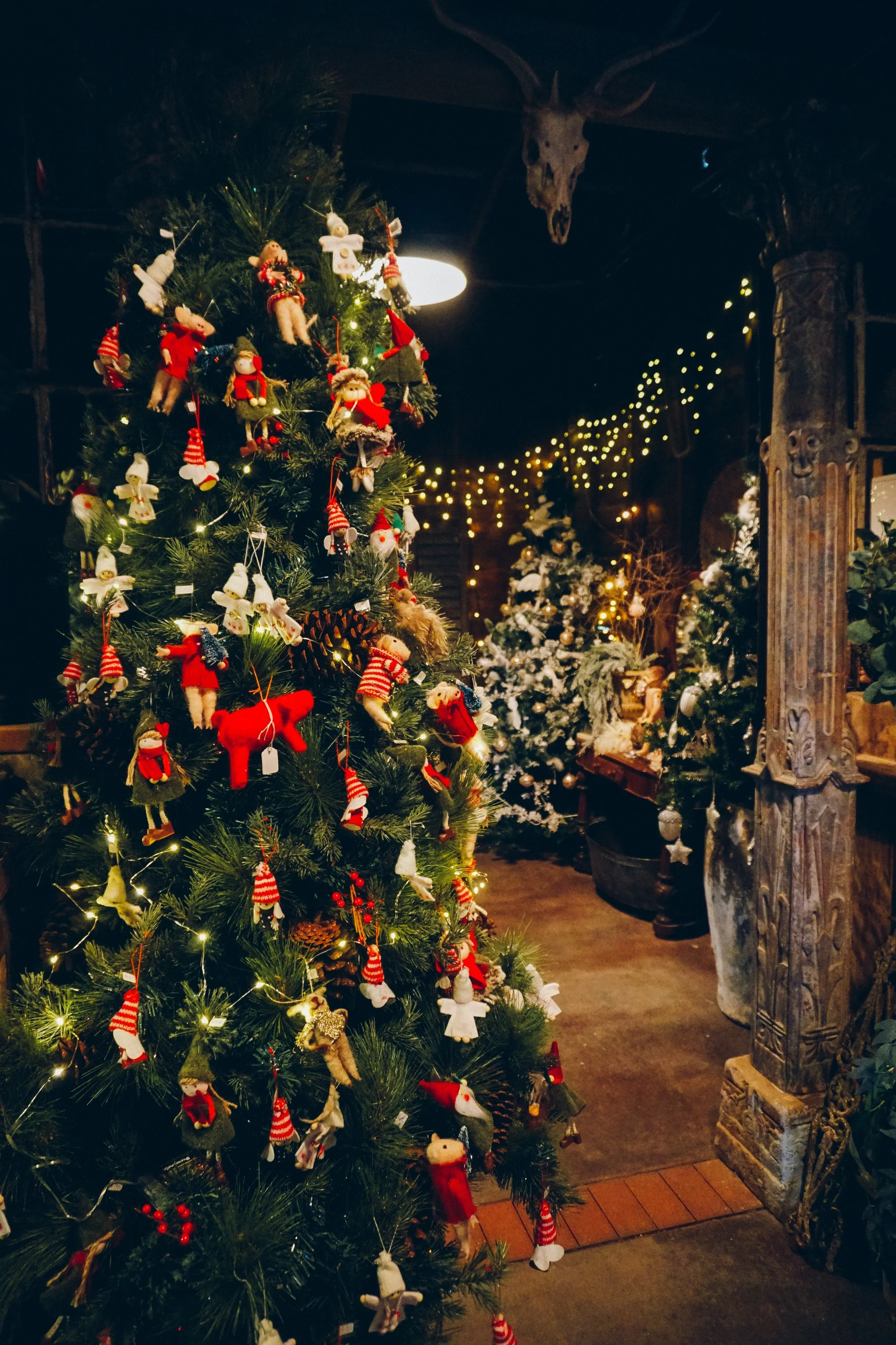 Beacon Hill Christmas Barn