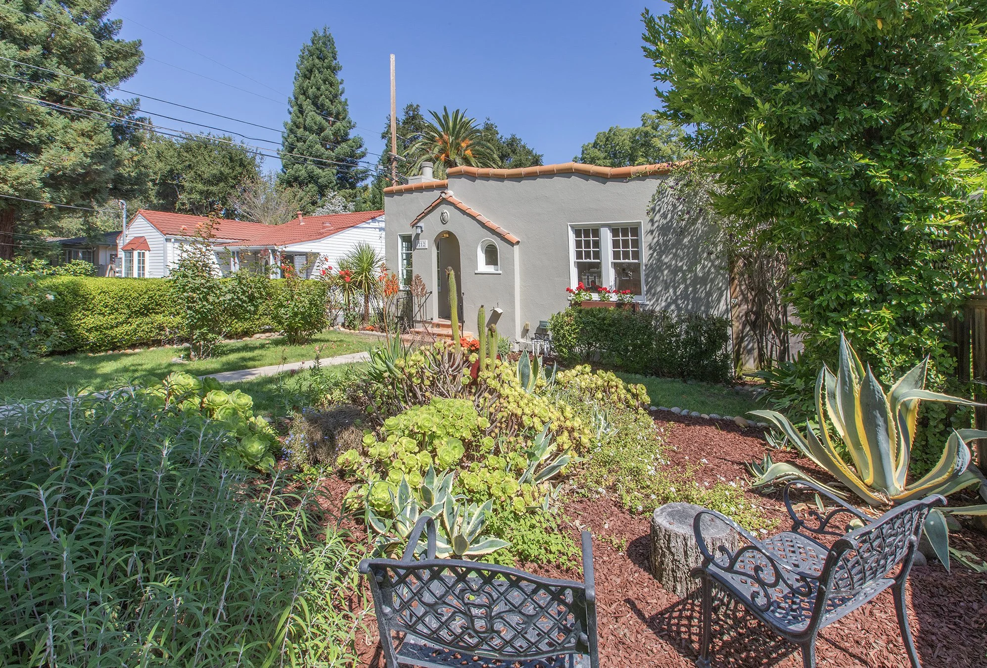 212Gilbert Ext9.jpg