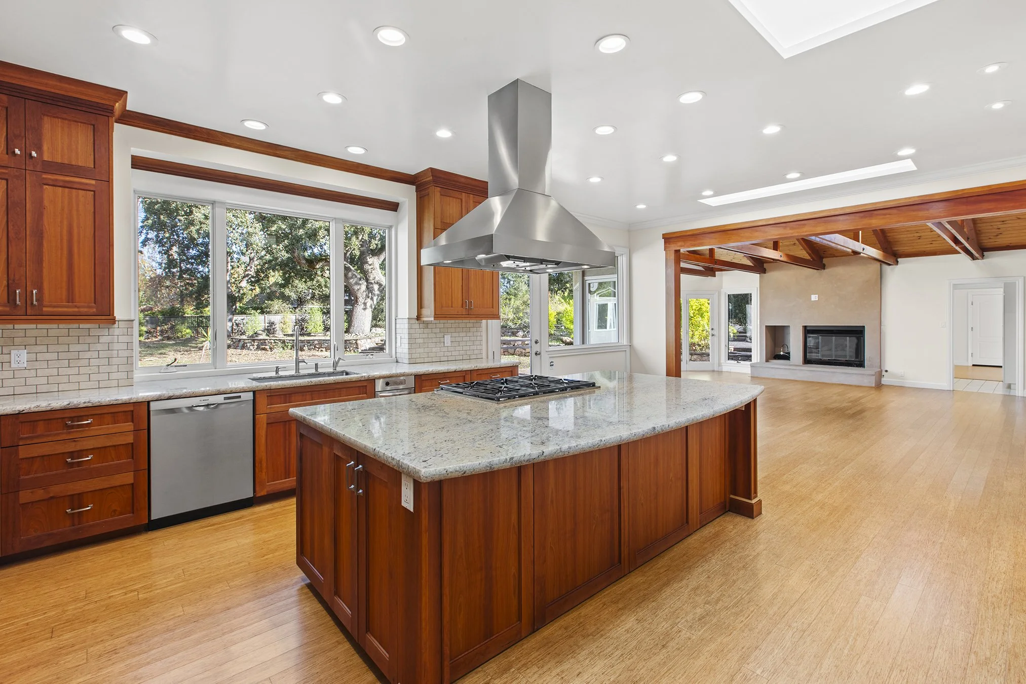 27696Vogue Kitch3.jpg