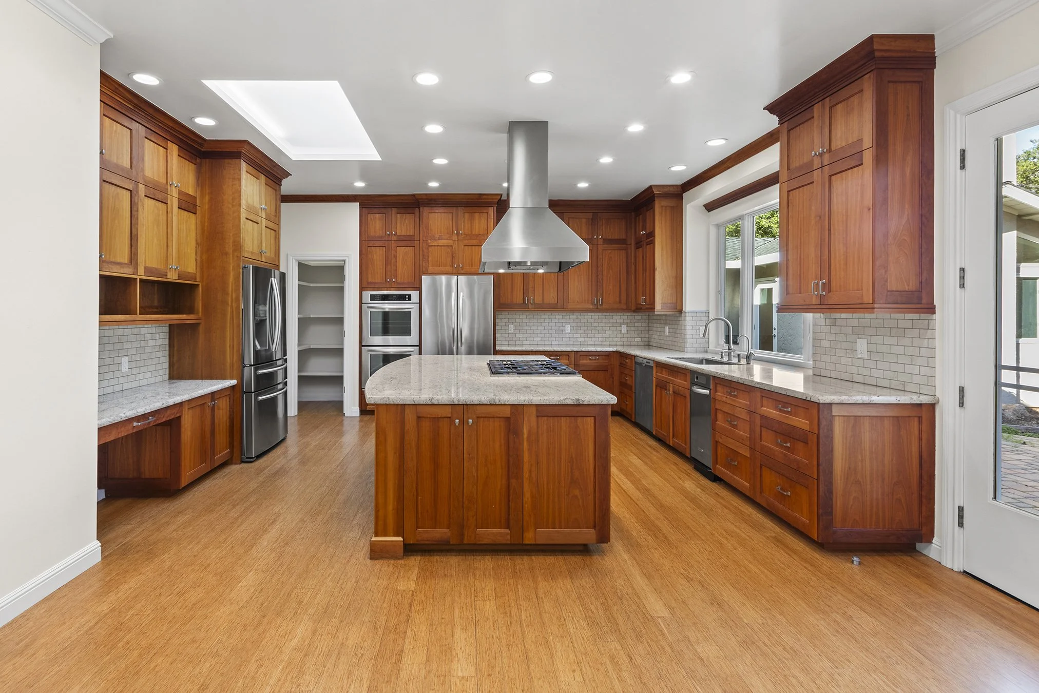 27696Vogue Kitch6.jpg