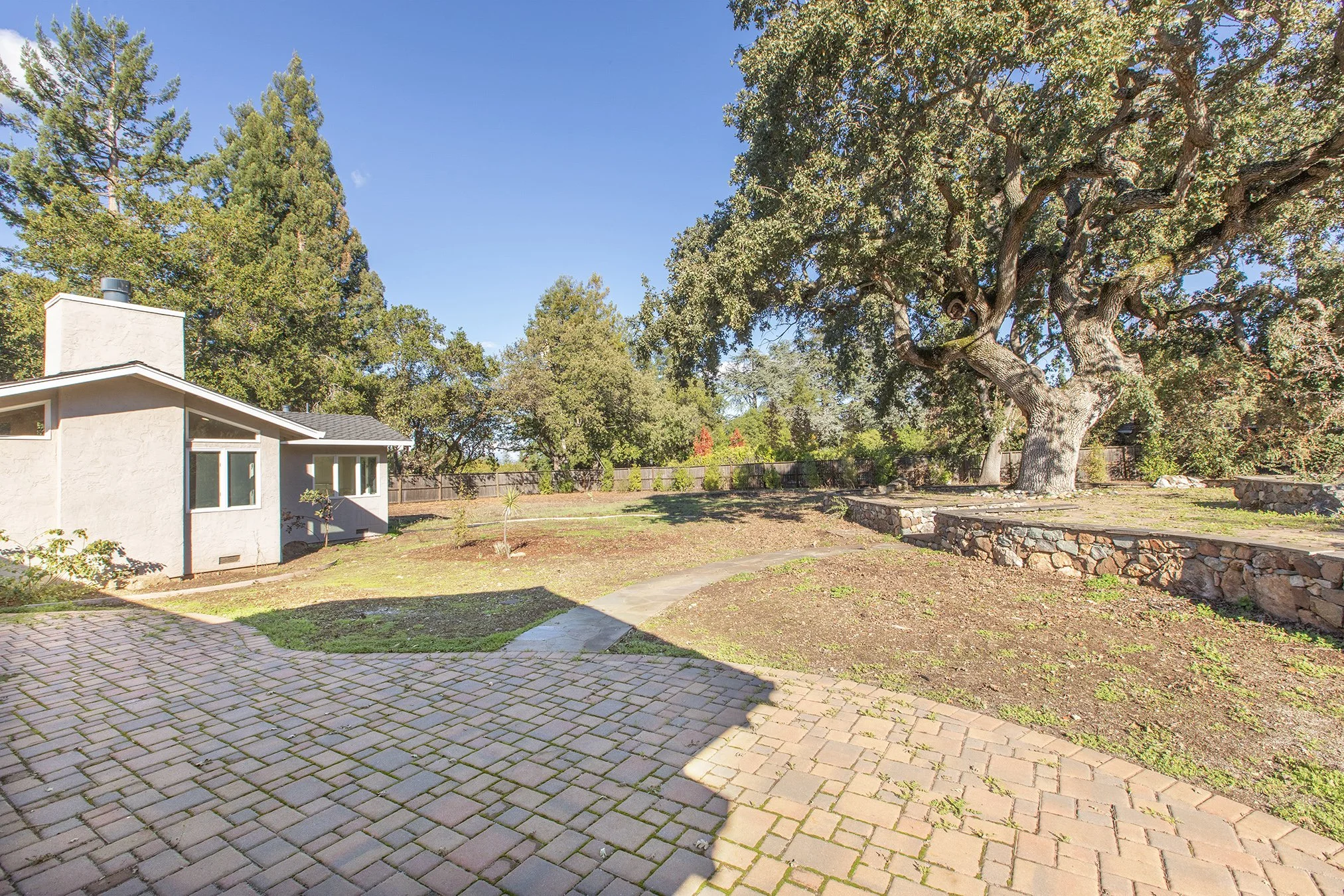 27696Vogue Yard6.jpg