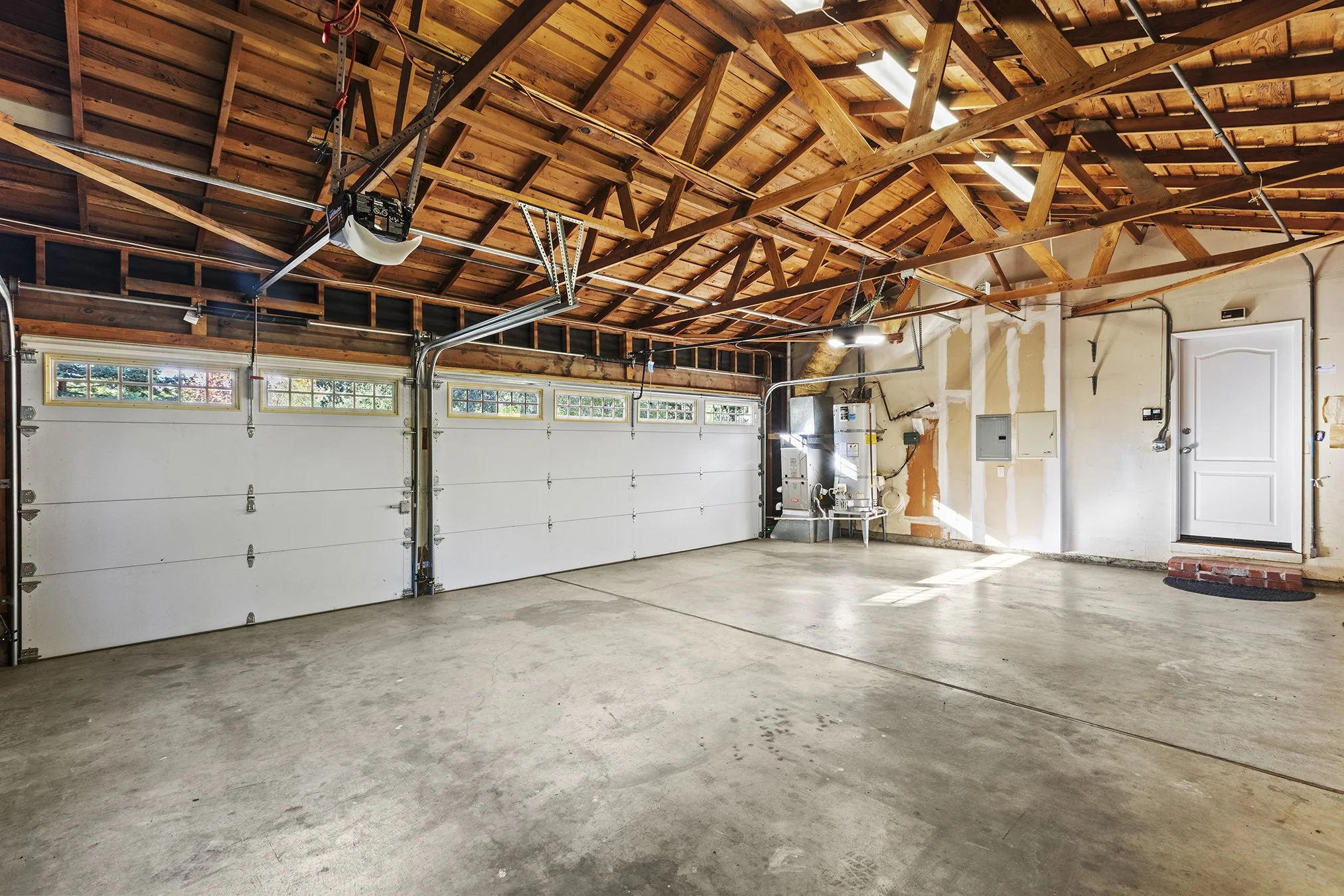 27696Vogue Garage1.jpg