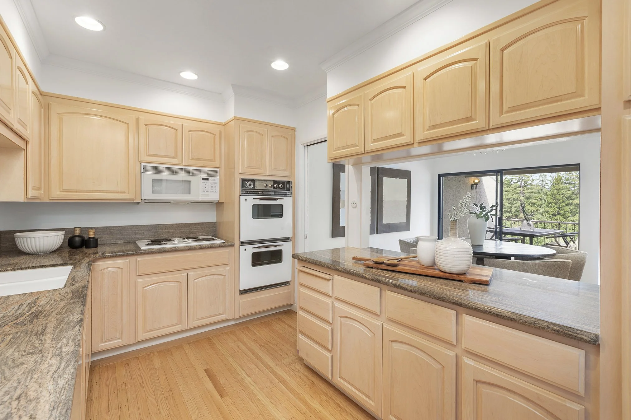 1270SandHill Kitch3.jpg