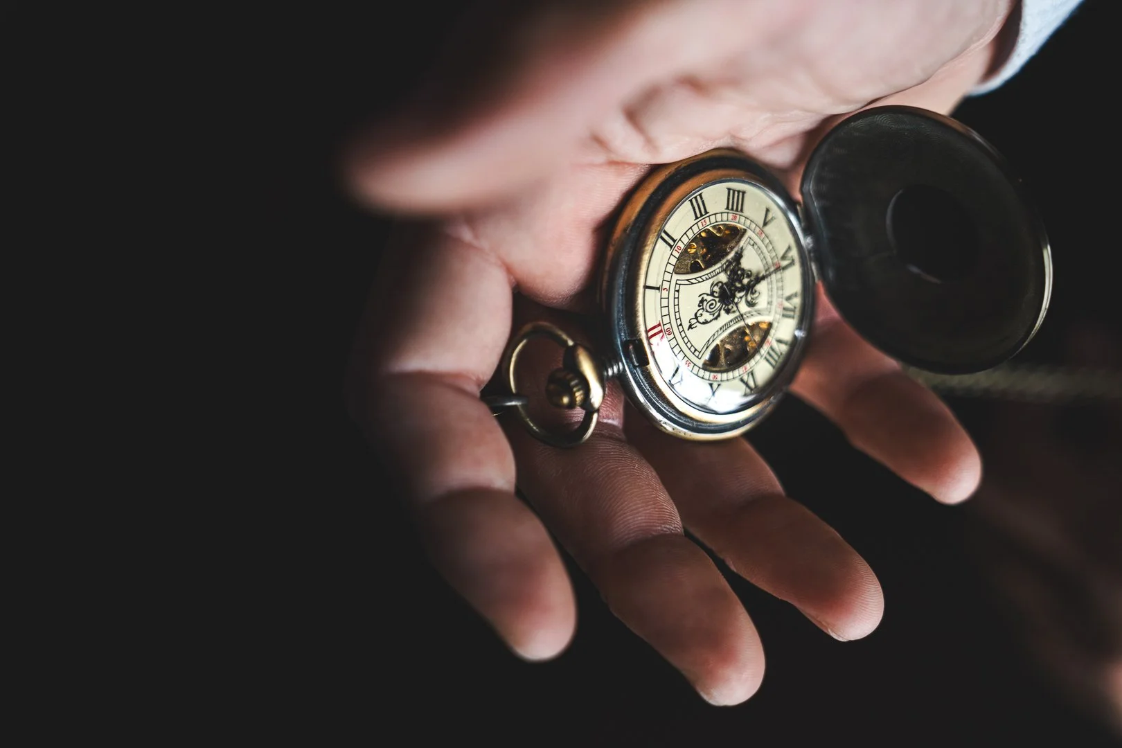 Vintage-Pocket-Watch-Commercial-Photography-Product-PhotographyJournomadic-by-Aaron-Chen-Photography.jpg