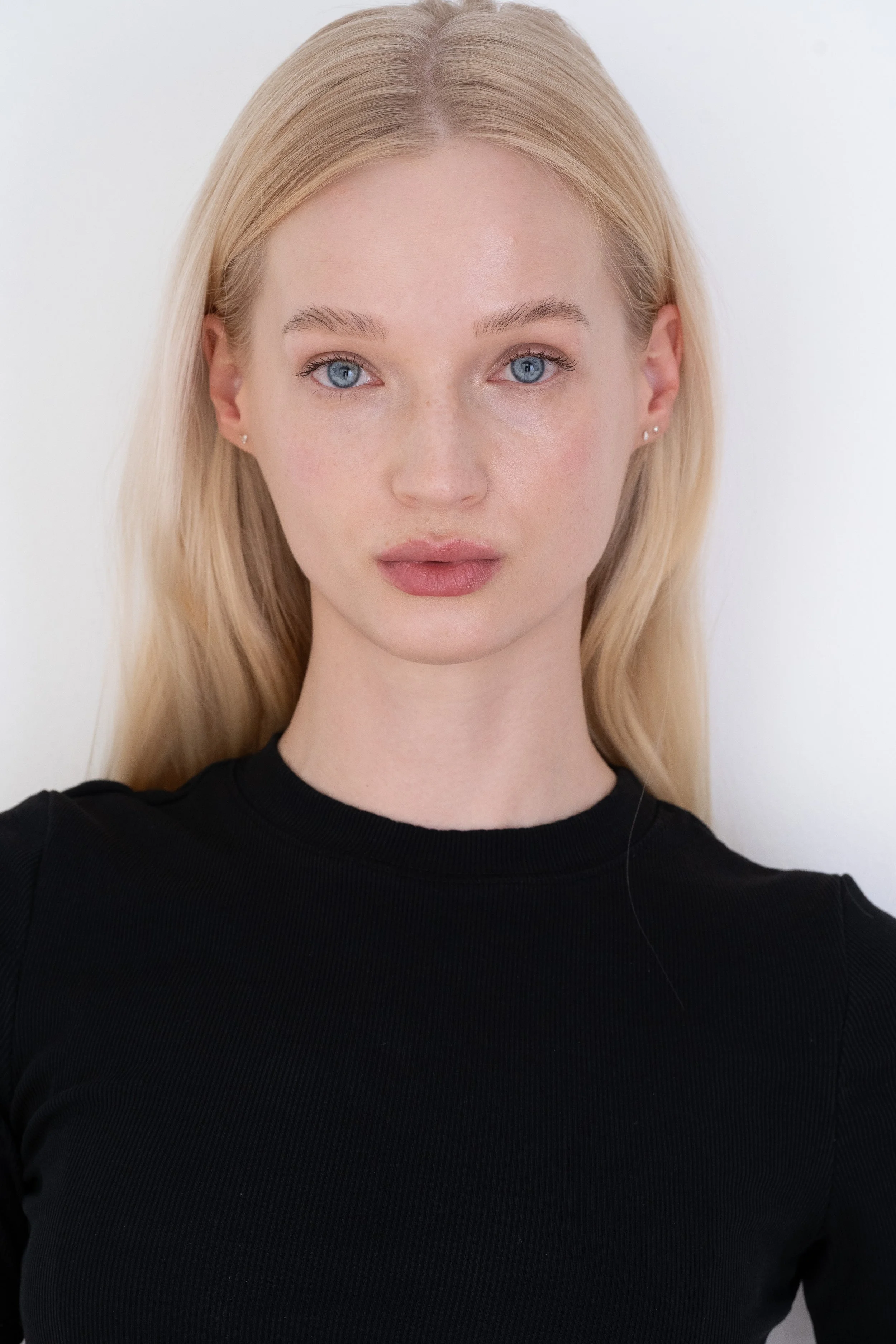 Exemple de profil mannequin réalisé lors d'un book destiné à une candidature en agence.