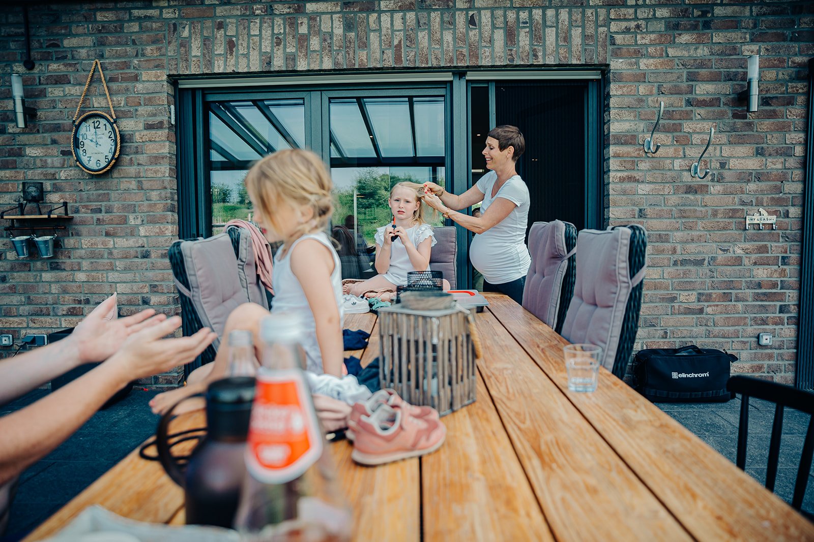 natuerliche-familienbilder-fotograf-familie-garten-antje-robbe_017.jpg