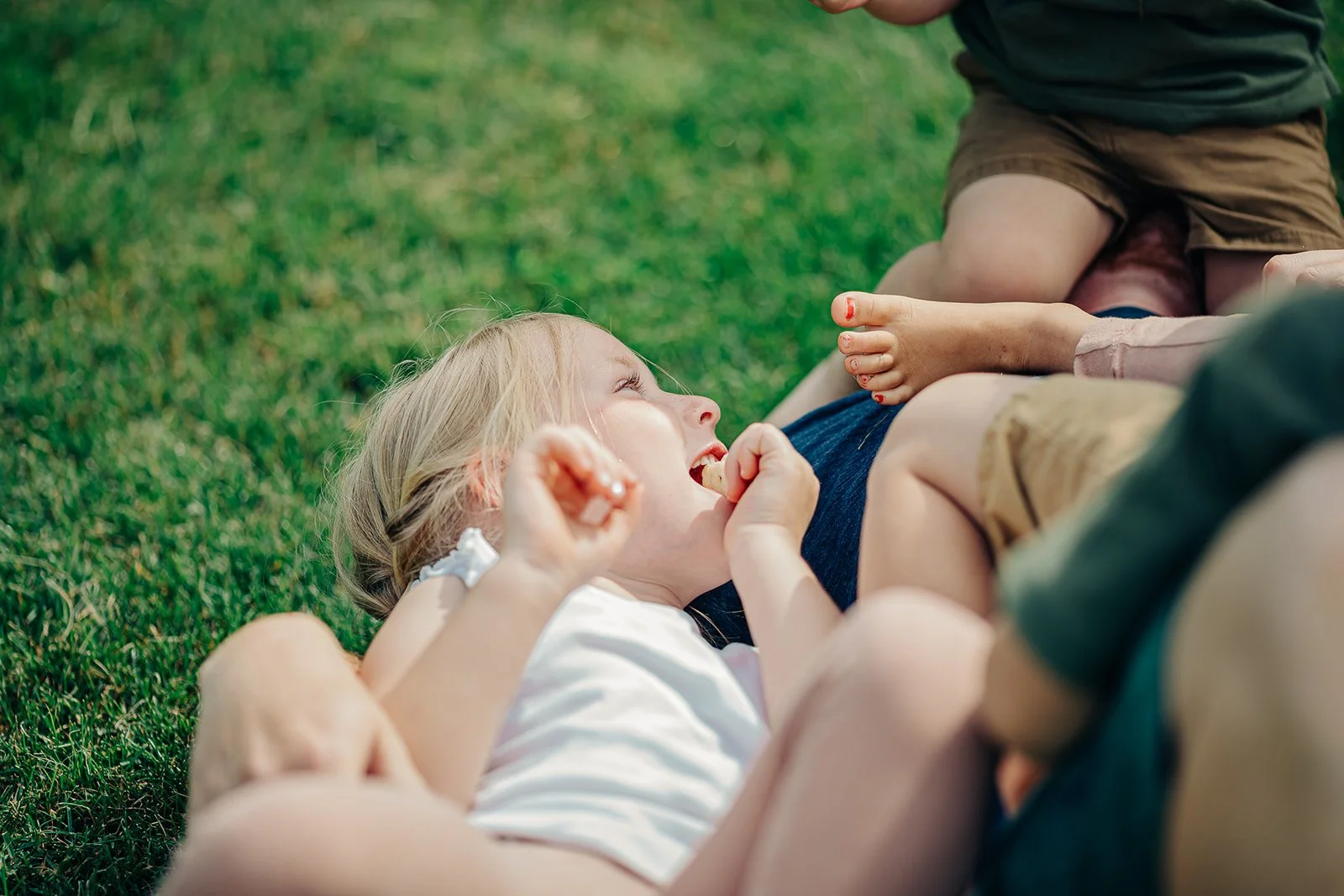 natuerliche-familienbilder-fotograf-familie-garten-antje-robbe_101.jpg