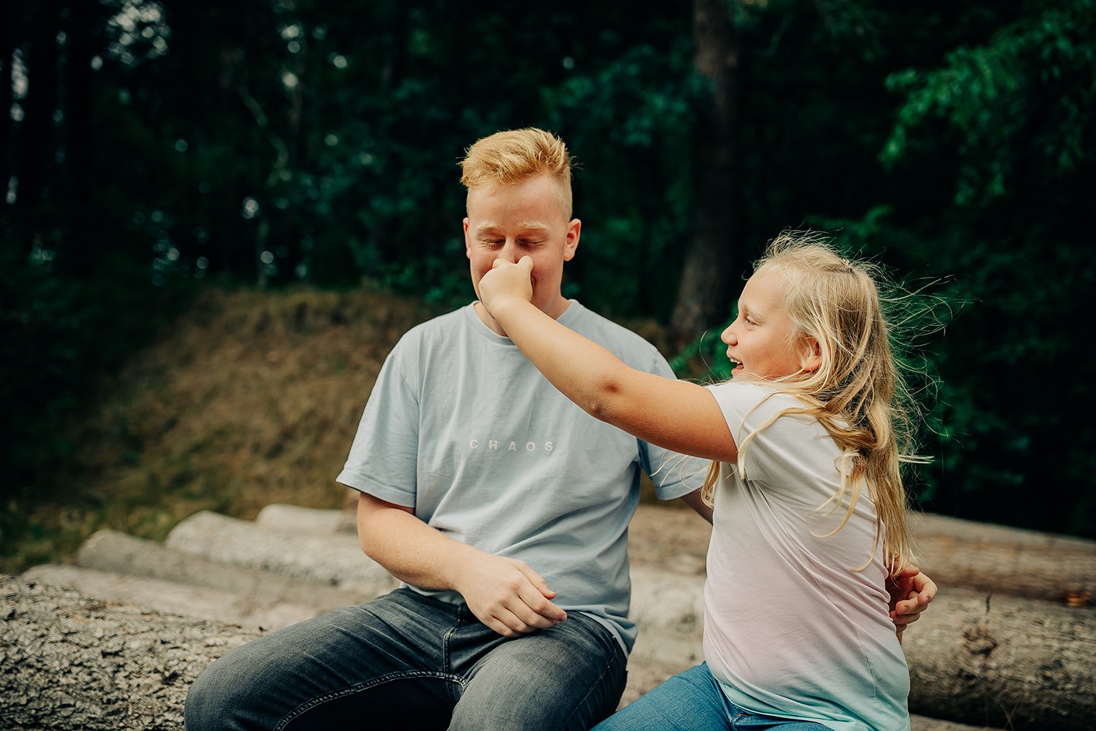 natuerliche-familienbilder-fotograf-kinder-eltern-geschenk_018.jpg