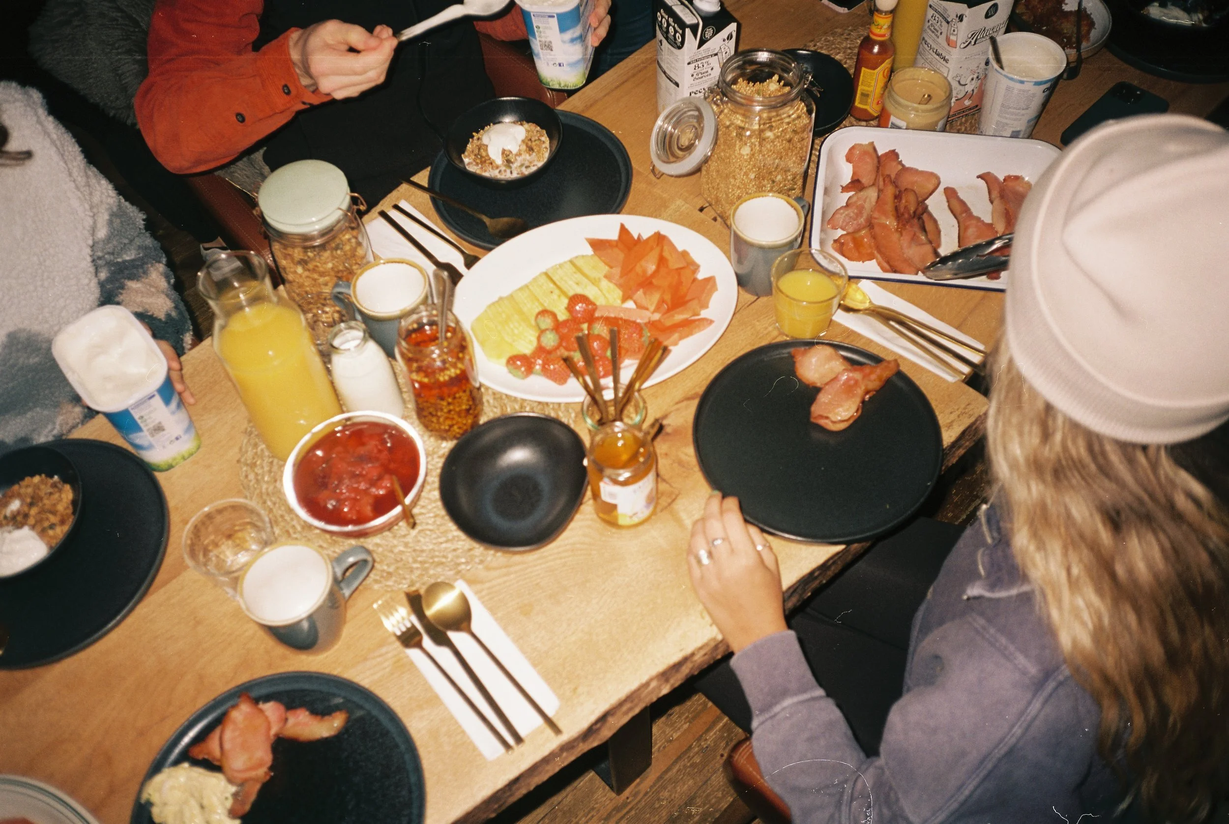R1-01166-0027.jpg
