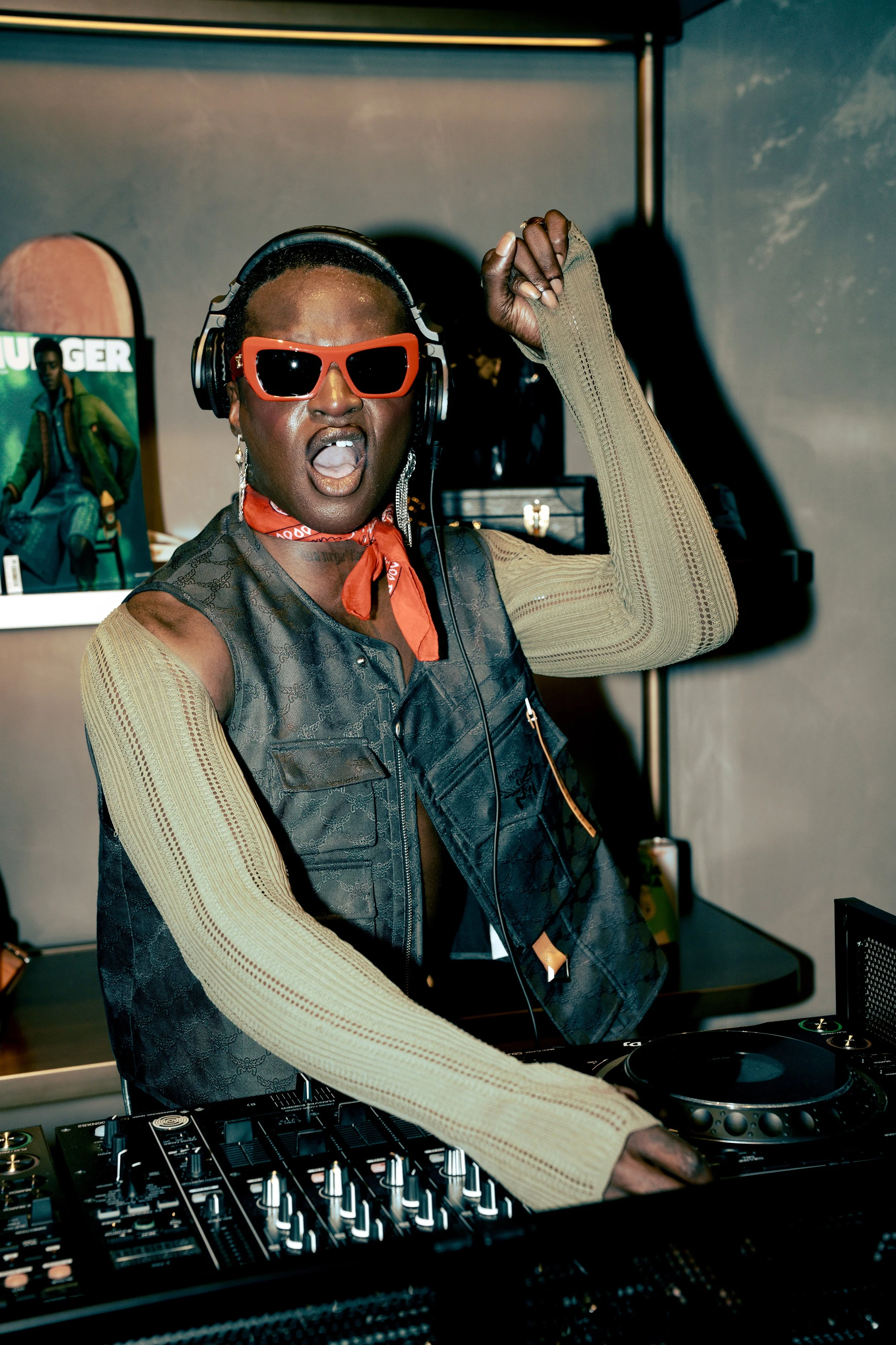 EMSHOOTSBANDS - HUNGER X MCM 41.jpeg