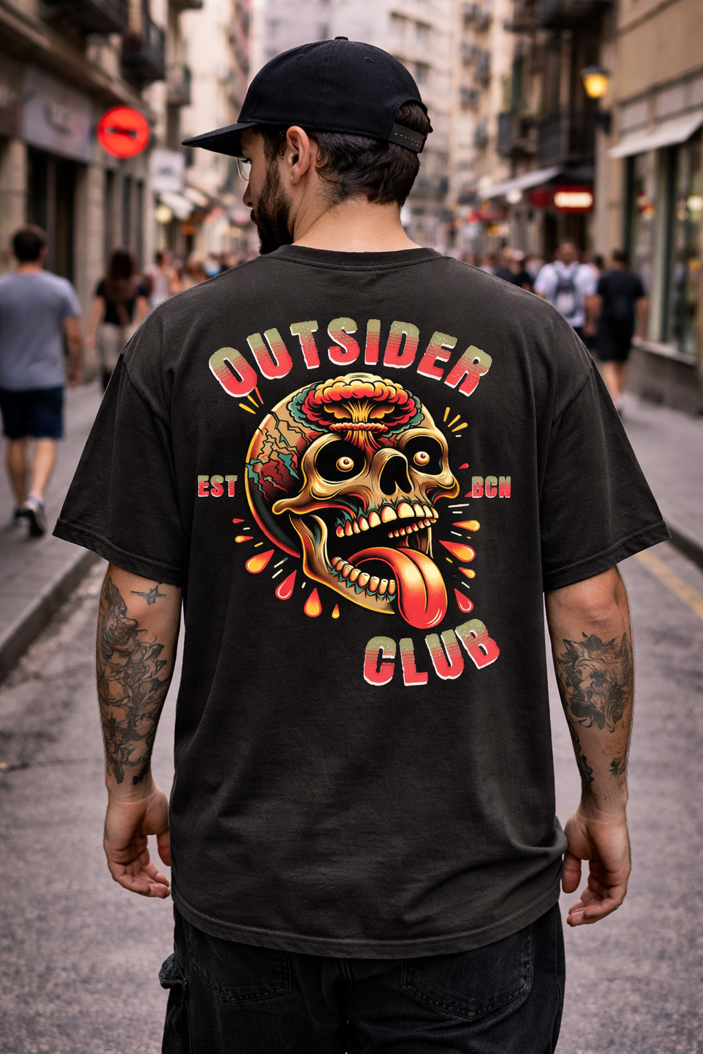 Outsider Club skull graphic tee by Fat Pigeon BCN, bold streetwear t-shirt with skull design
