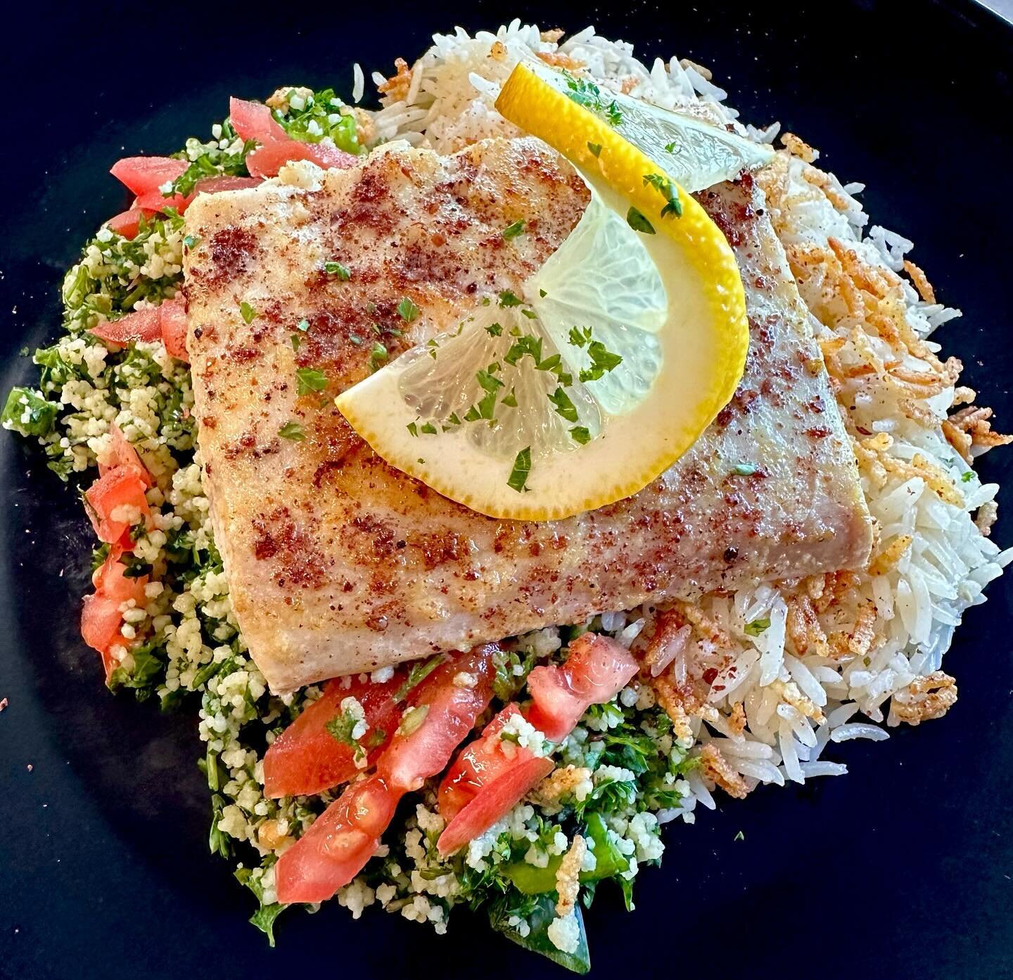 Special this week! 

Sumac-dusted Mahi-Mahi Plate $19.95
-served with tabbouleh salad, crispy brown butter orzo, rice pilaf and tahini sauce. @wailukufoodtrucks 
.
.
.
.
.
.
.
.
.
.
#mediterraneanfood #fish #mahimahi #tabbouleh #middleeasternfood #fa