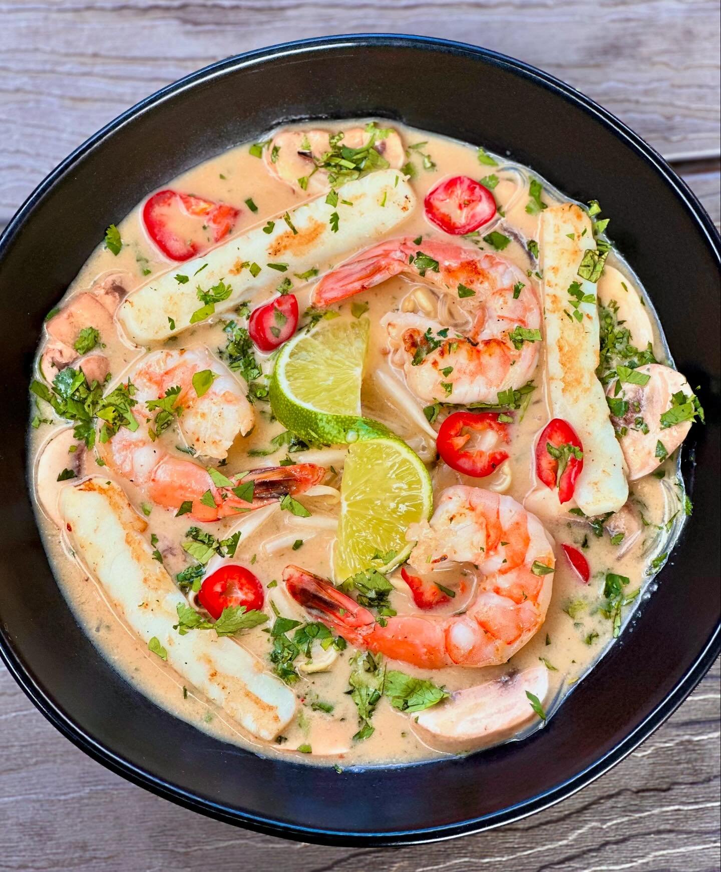 SPECIAL this week! 

We love Asian flavors, so here&rsquo;s something to satisfy our cravings! 🤪 

Thai-style Seafood Soup $19.95

Coconut curry and lemongrass broth, vermicelli noodles, mahi-mahi, shrimp, calamari, mushrooms, bean sprouts, cilantro
