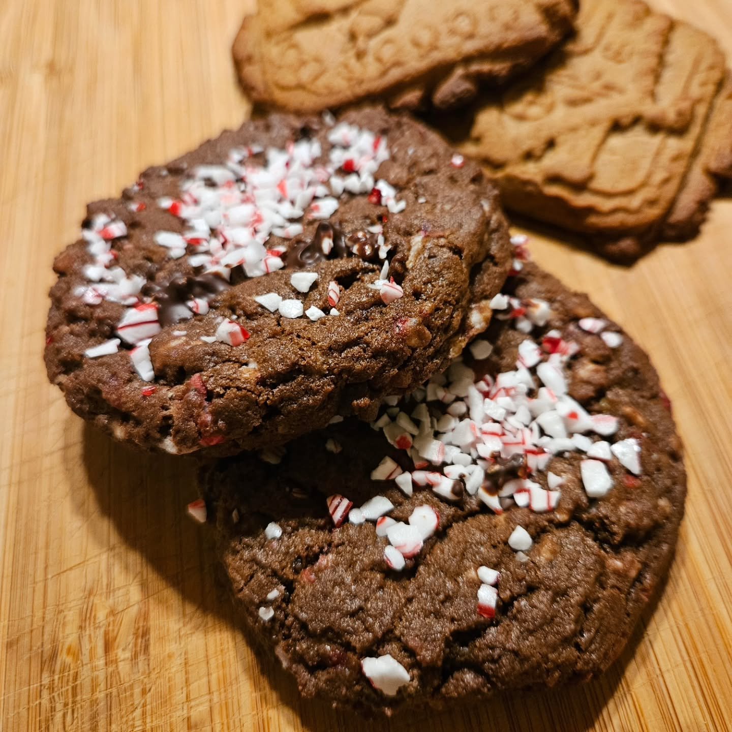 Christmas ordering is still open!! Head over to eatgratefull.com for Christmas Eve pickup and delivery. Our full menu is available (sourdough loaves, focaccia, English Muffins, etc etc...the works!!) along with:
Chocolate Candy Cane Cookies
Gingerbre