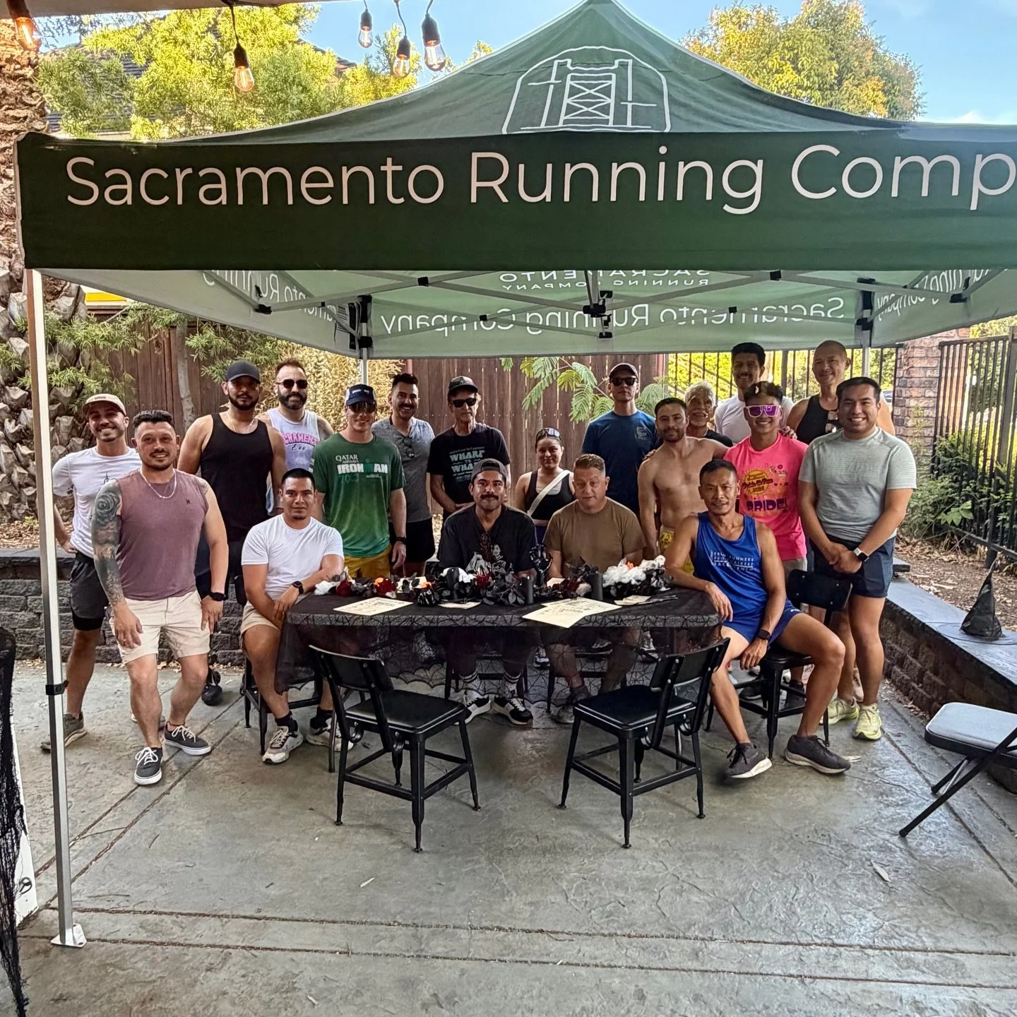 🏃&zwj;♂️💨 Monday night magic in Curtis Park! 🌲✨
We kicked off the week the best way we know how: a gorgeous evening run and walk starting from our friends at @sacramentorunningcompany , soaking up that perfect Curtis Park loop. But the real action