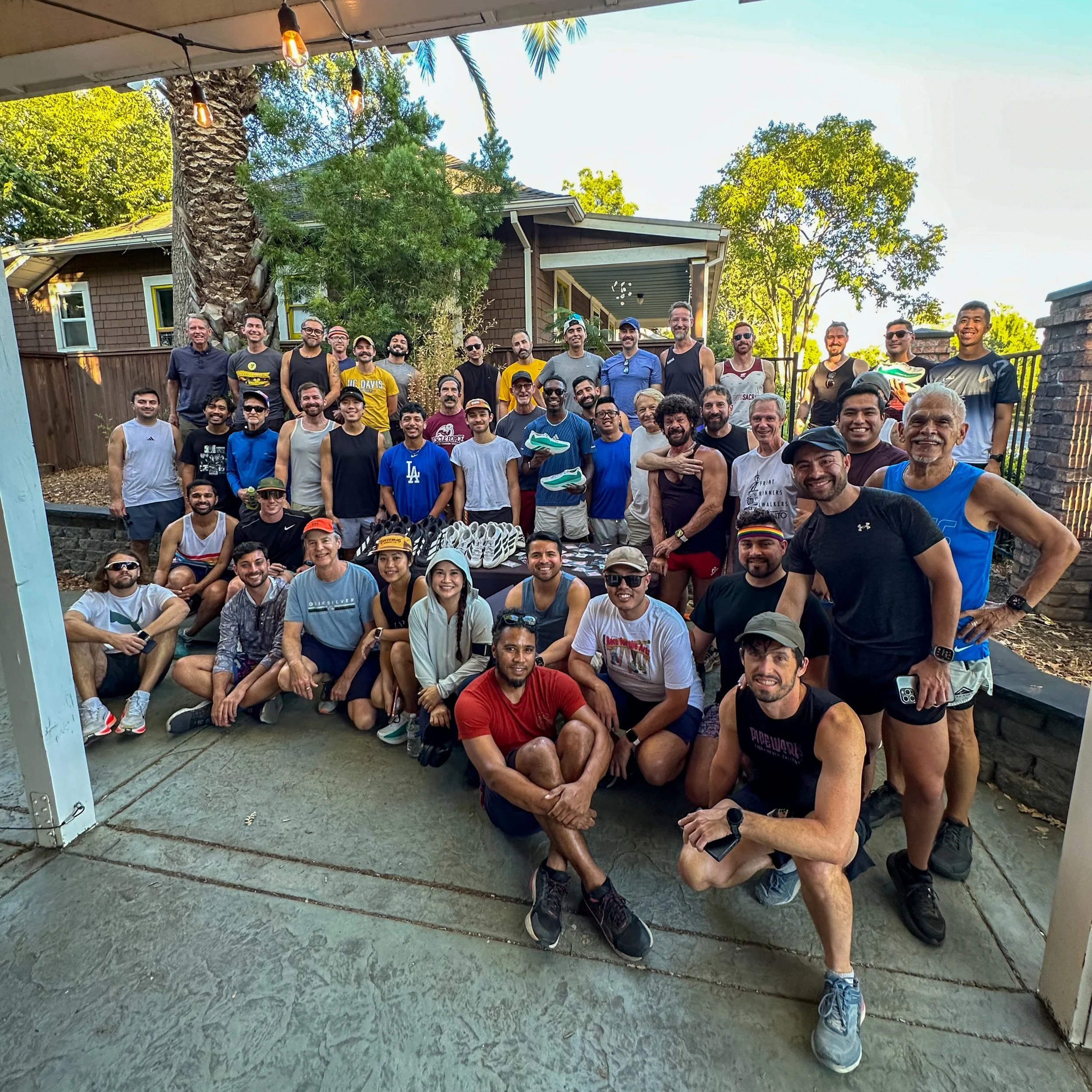 Monday Nights done right in Sacramento! 🏃&zwj;♂️💨✨
We had an absolute blast during our Monday evening run/walk from @sacramentorunningcompany through Curtis Park. The weather was hot but a slight reprieve from the normal 100&deg; days! ☀️🌳
A massi