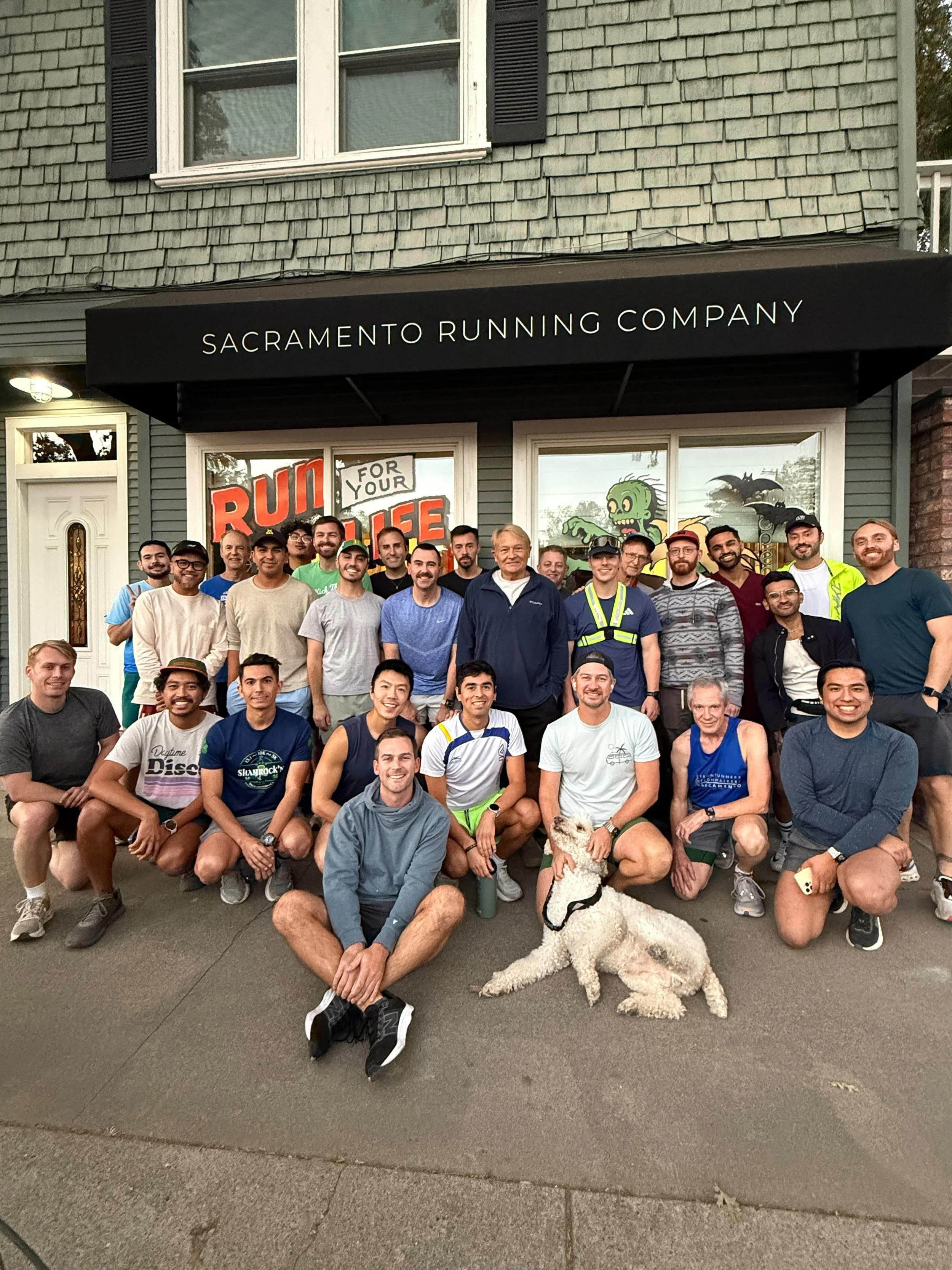 Mondays Done Right👍✅🏃
We hit our Curtis Park loop starting from @sacramentorunningcompany on Monday night. The temperature was absolutely spot-on for a crisp evening run/walk. We followed it up with our club business meeting to keep things moving f