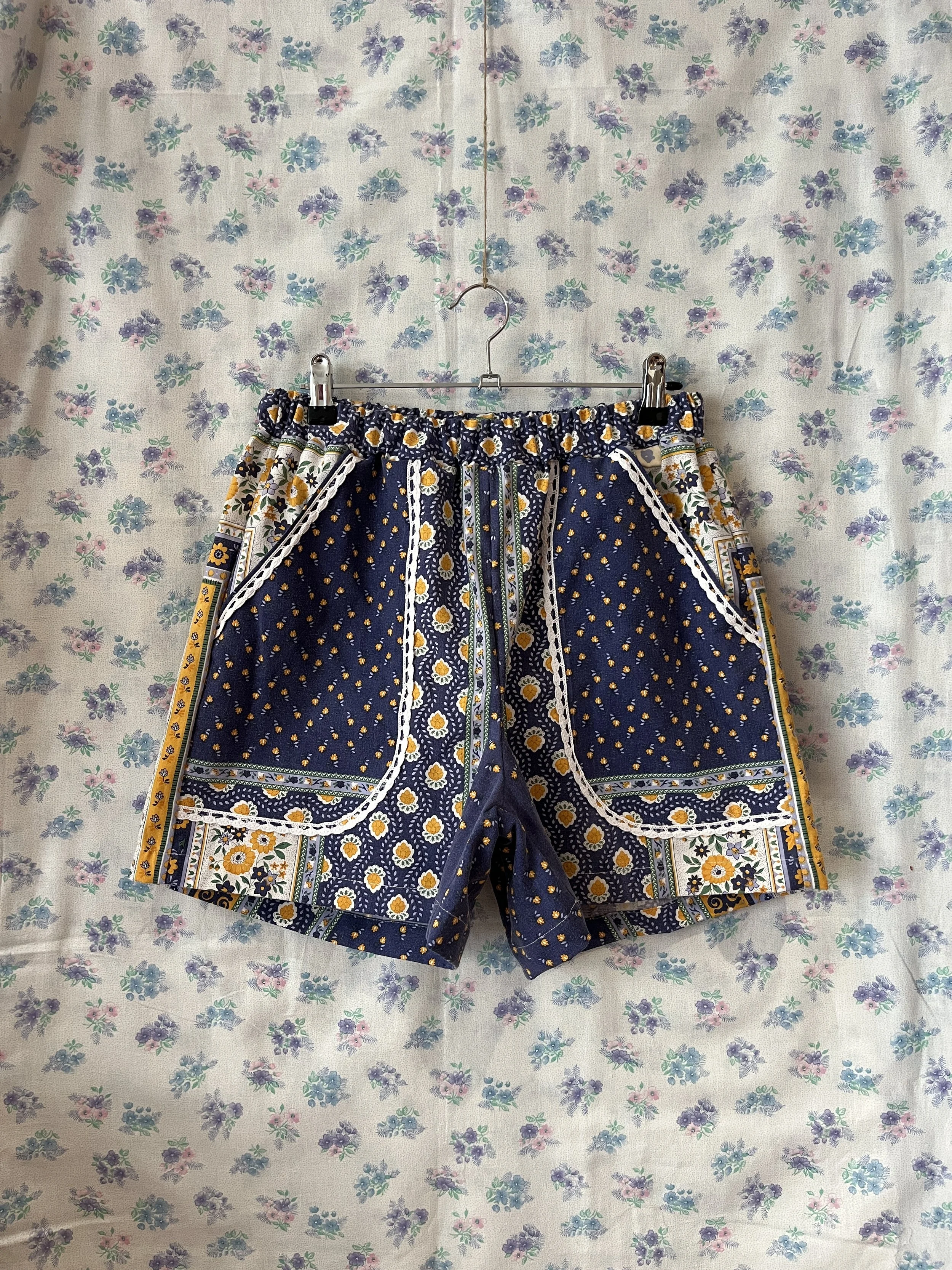 Short à fleurs Taille M-L