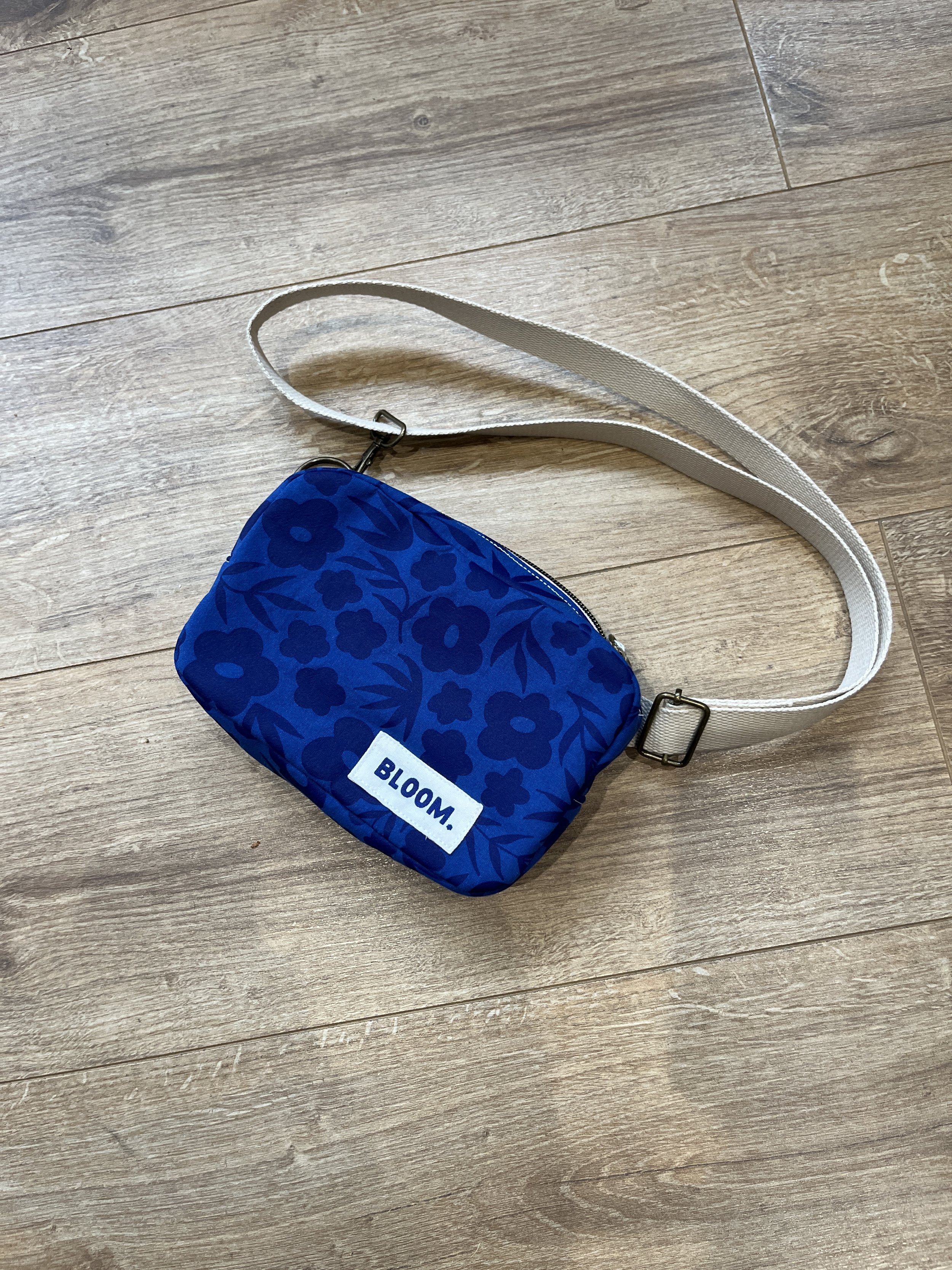 Banane sérigraphiée FLEUR BLEUE version bleu