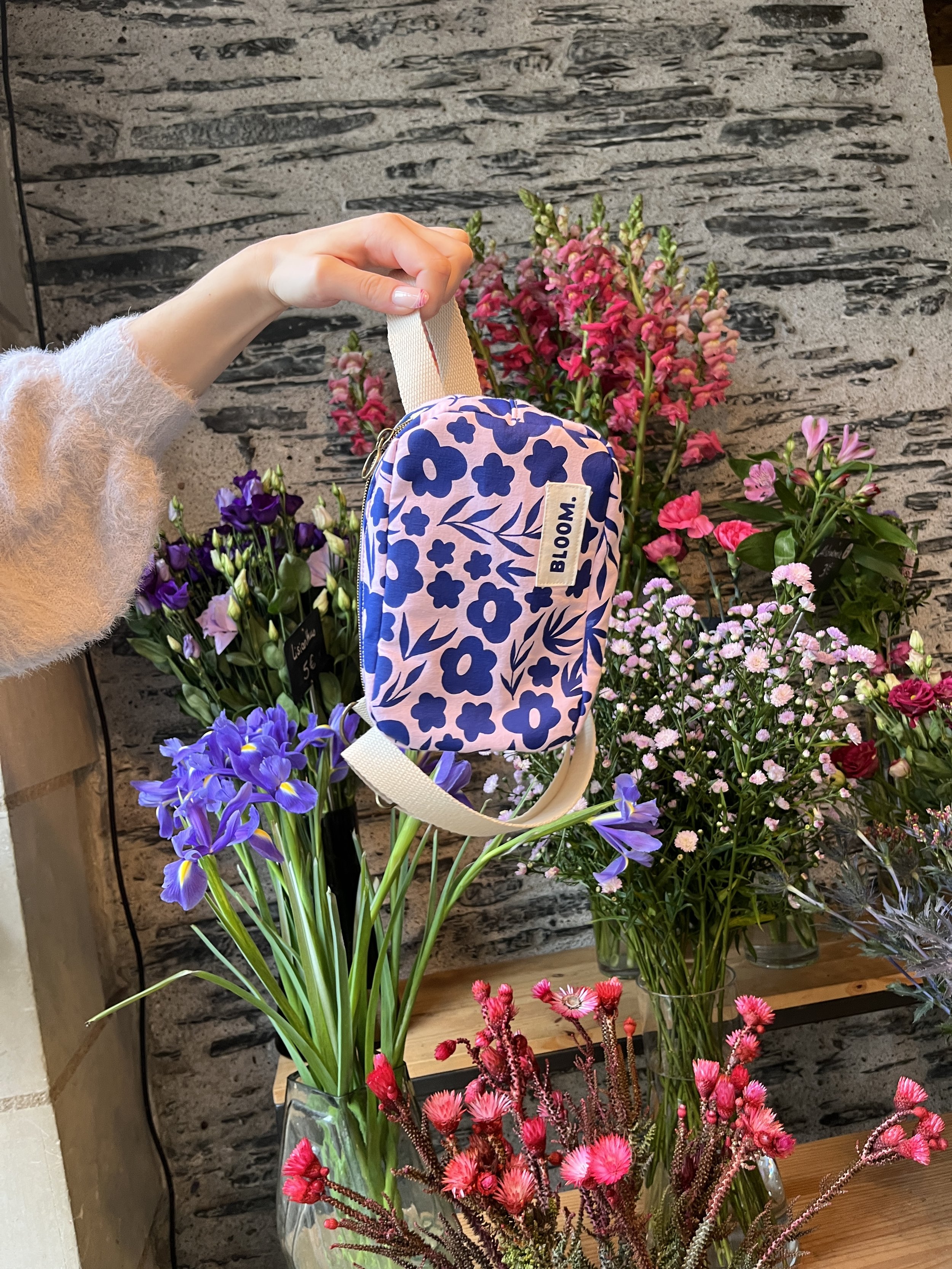 Banane sérigraphiée FLEUR BLEUE version rose