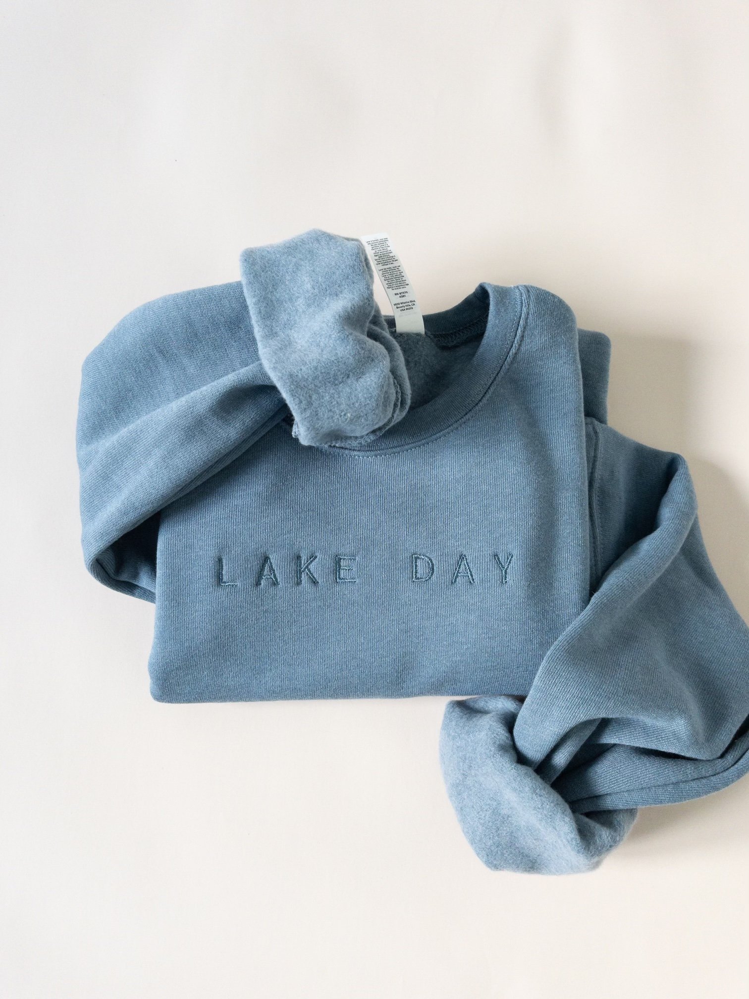 LAKE DAY Embroidered Sweatshirt