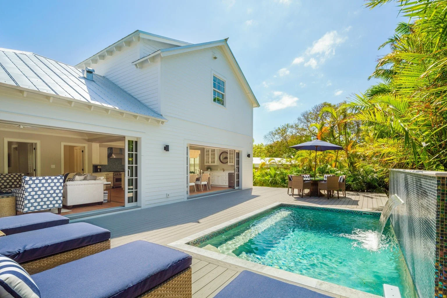 1707  South Pool & Deck.jpg