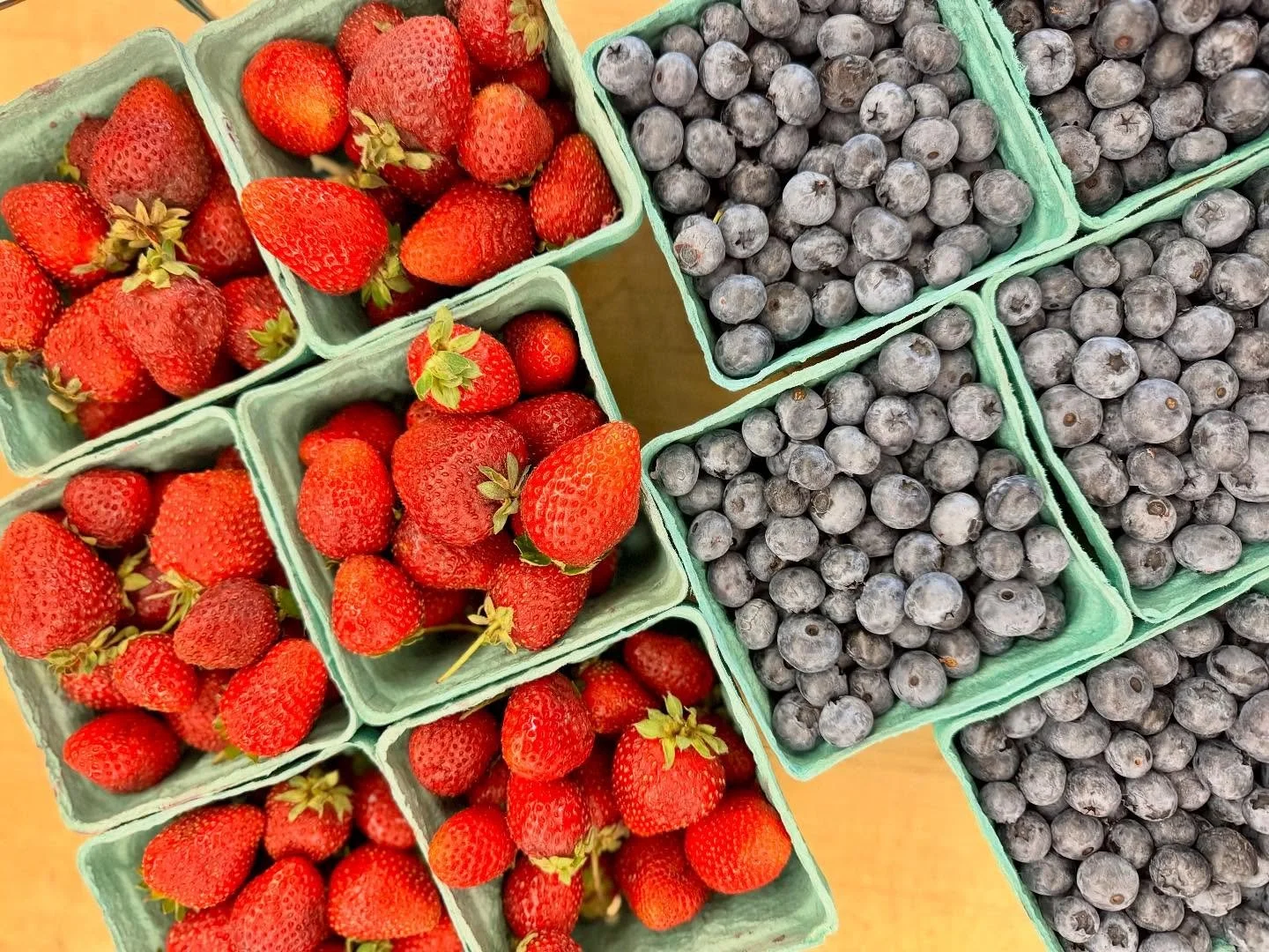 Summer snacking + peak produce = the dream combo 😍
Our shelves are stocked with everything from freeze-dried fruit, trail-ready treats, and artisan chocolate s&rsquo;mores kits (to use at home for now)&mdash; to juicy blackberries, rainbow baby pepp