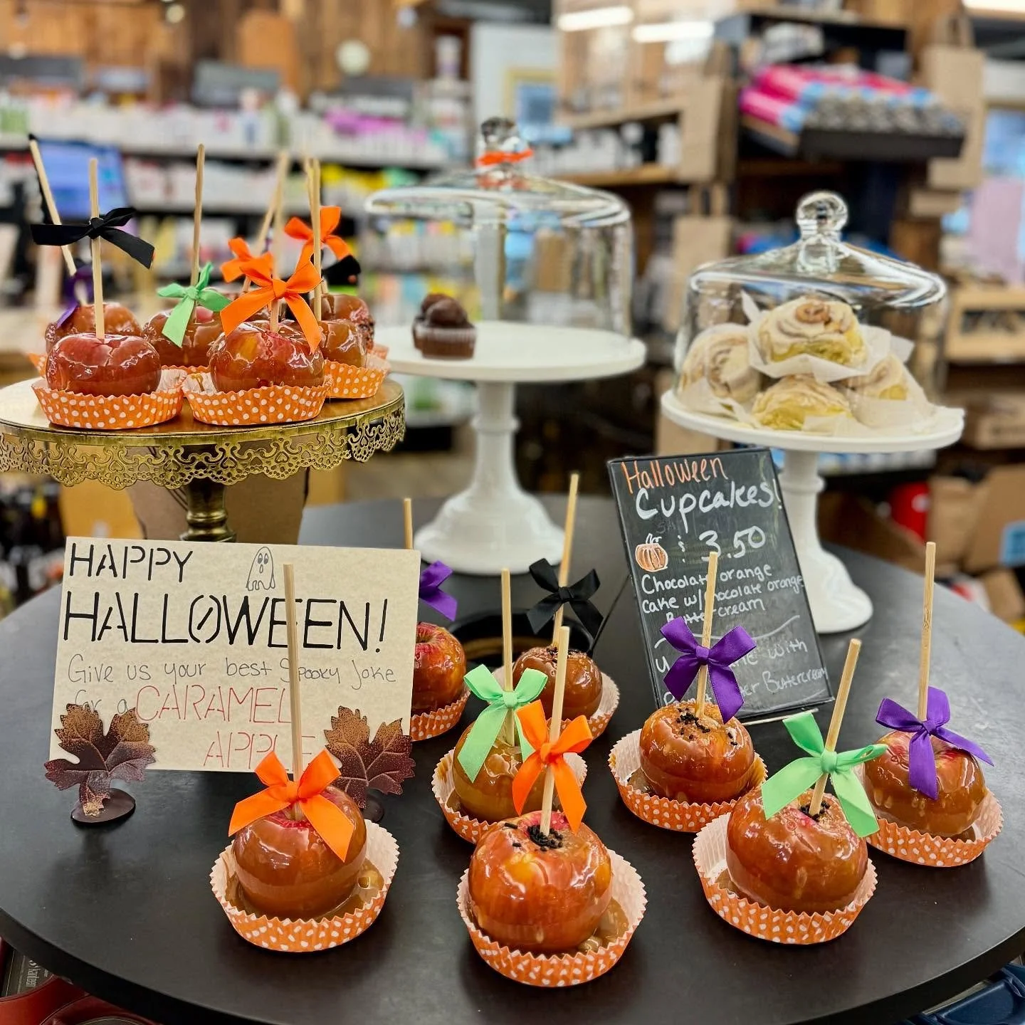 🎃 Happy Halloween from Glover Street Market! 
🍎 Stop by this afternoon &mdash; we&rsquo;ve got free traditional caramel apples for all the kiddos! Sticky fingers, big smiles, and sweet memories await! 👻🍬

We can&rsquo;t wait to see you! 🥰