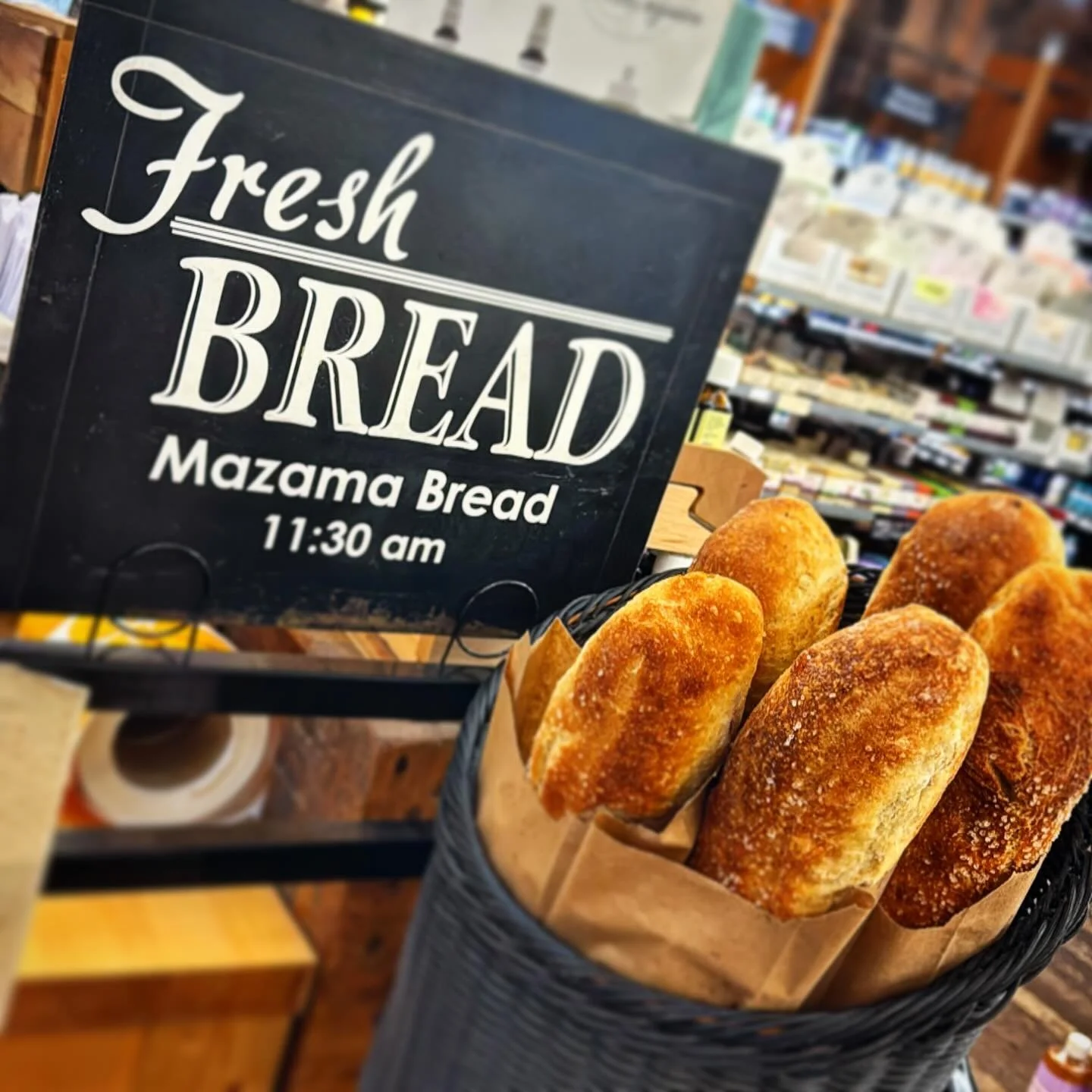 Happy Sunday!!! Baguettes are in!!