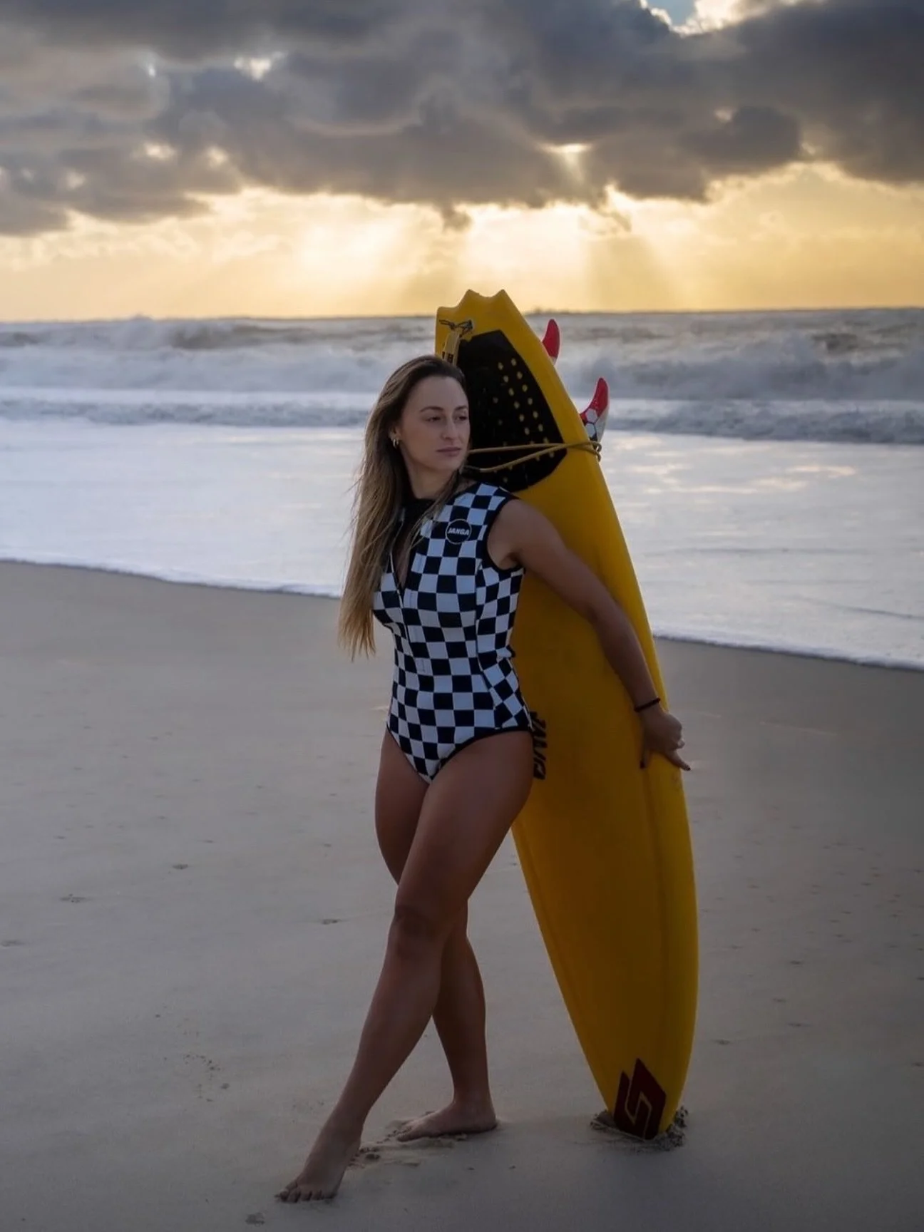 Warmer waters are here, time to freshen up your spring look 🖤🤍🔳⬜️

@nunonobrega
@marijegundo

#janga #jangaaustralia #jangawetsuits #jengawetsuit