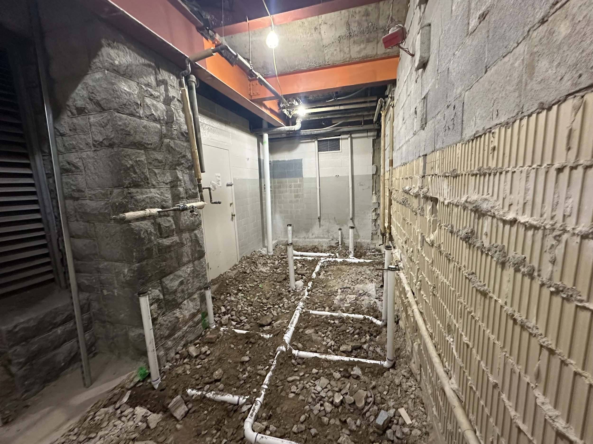 BASEMENT MEN_S ROOM.jpg