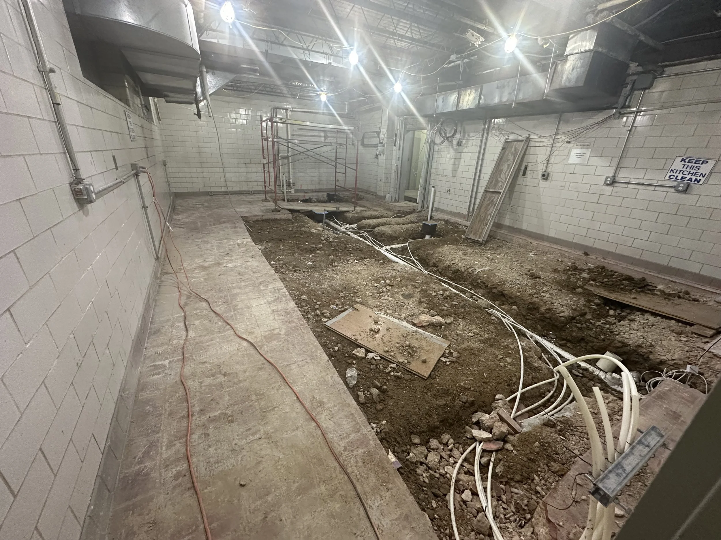 MAIN KITCHEN.jpg