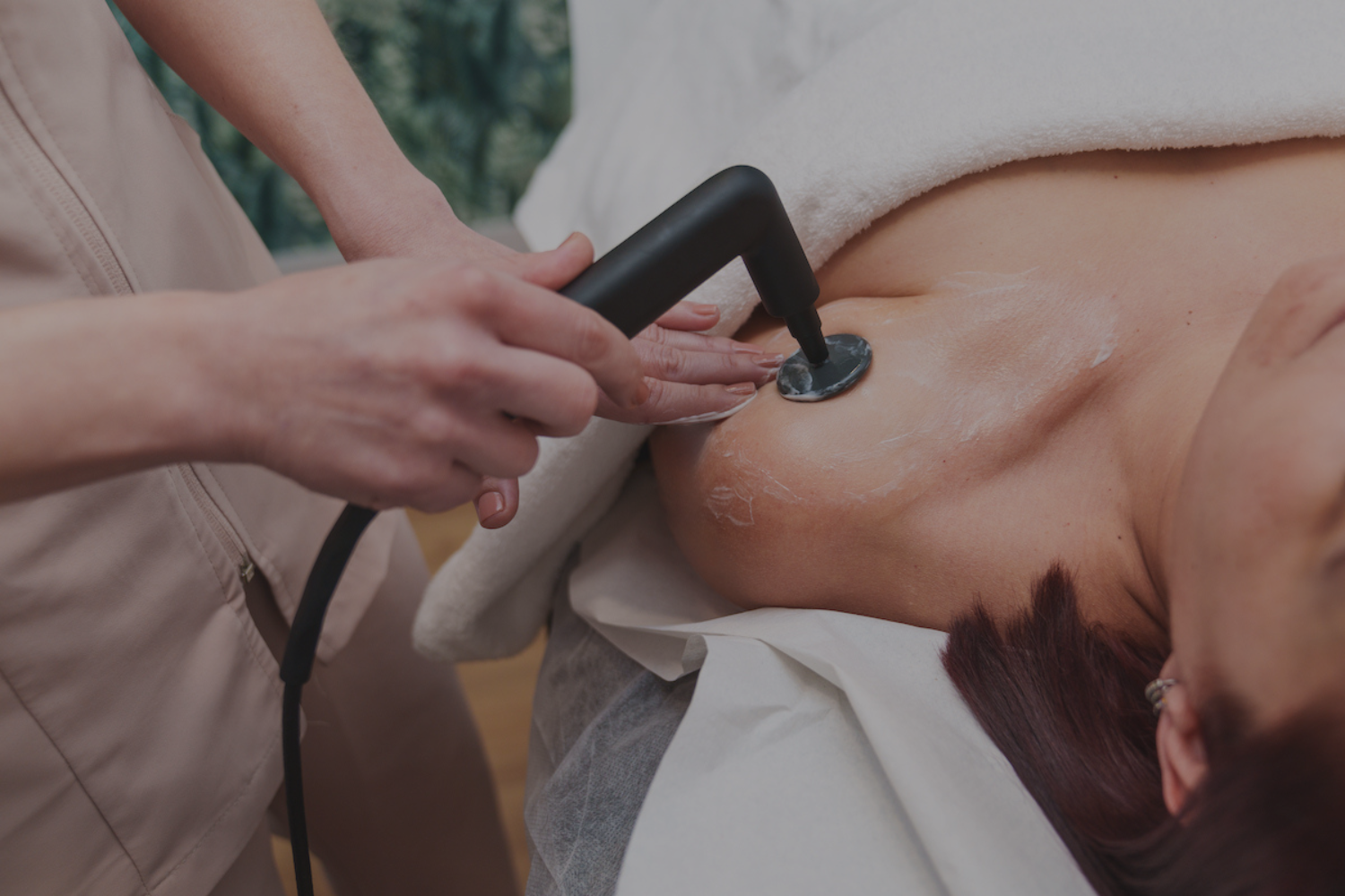 Acoustic Wave Therapy treatment at Repose Wellness Center supporting pain relief and healing.