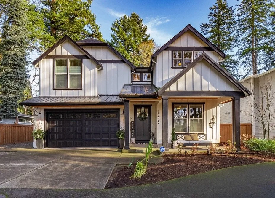 Lake Oswego Luxury Across from East Waluga Park

5 Beds | 4 Baths | 3,074 Sq Ft

&bull; Turnkey home
&bull; Main-level ensuite for guests or multigenerational living
&bull; Chef&rsquo;s kitchen with oversized pantry
&bull; Luxury primary suite with s