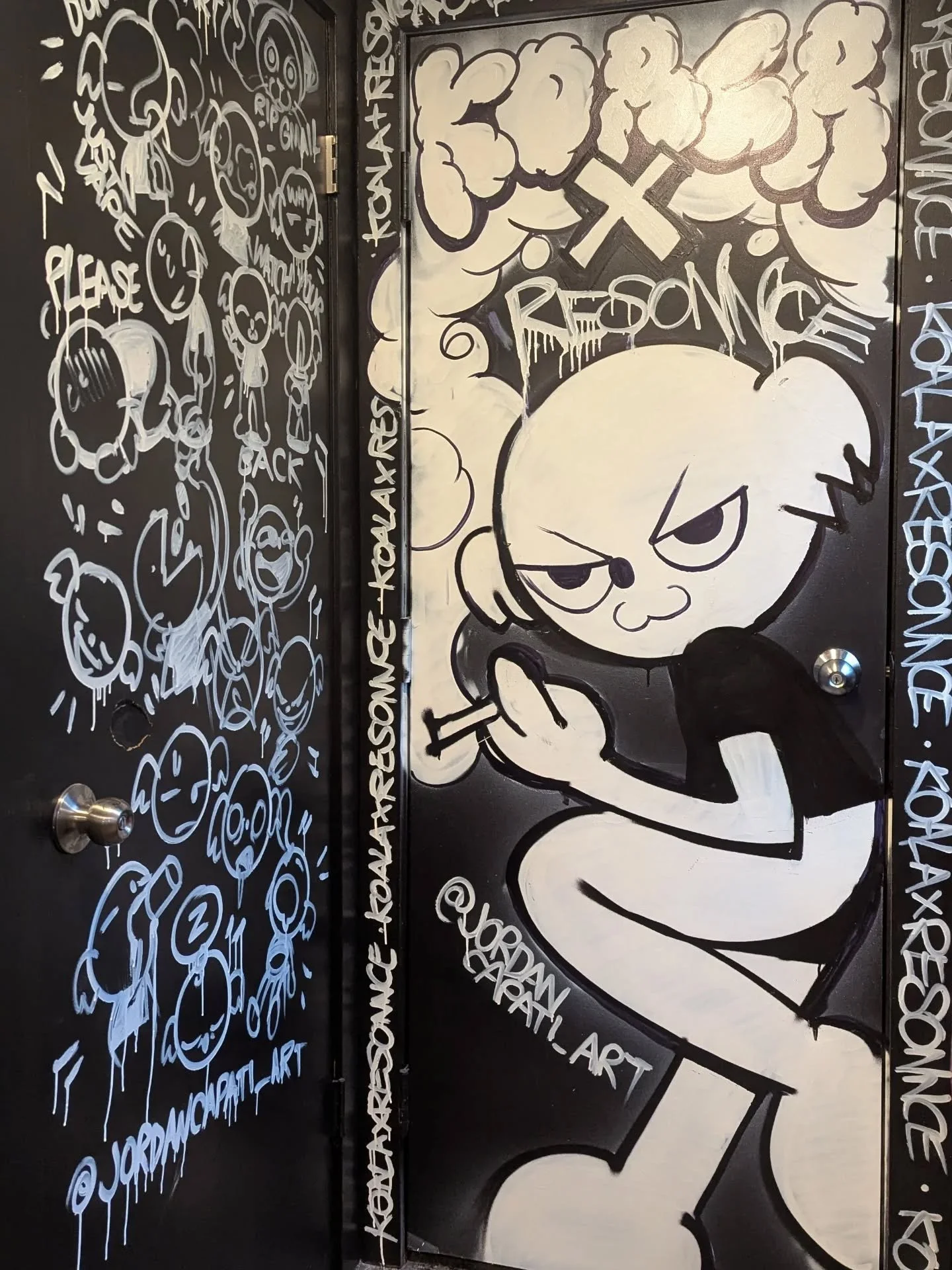 KOALA X RESONNCE --- if you aren't going to the dopest new spot on hess @itsresonnce, wtf are you doing? while you're there &amp; gotta piss or do other things in the bathroom, check out this fun corner I painted 😈
appreciate the guys there for lett