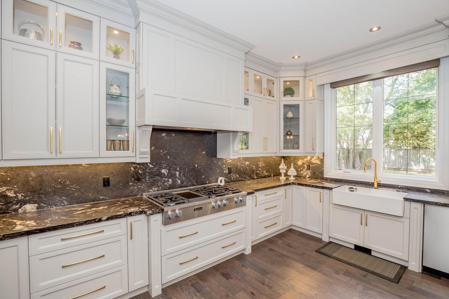 2431 Loanne Dr Mississauga-large-056-294-HD Virtual Tours 54HDR-1500x1000-72dpi.jpg