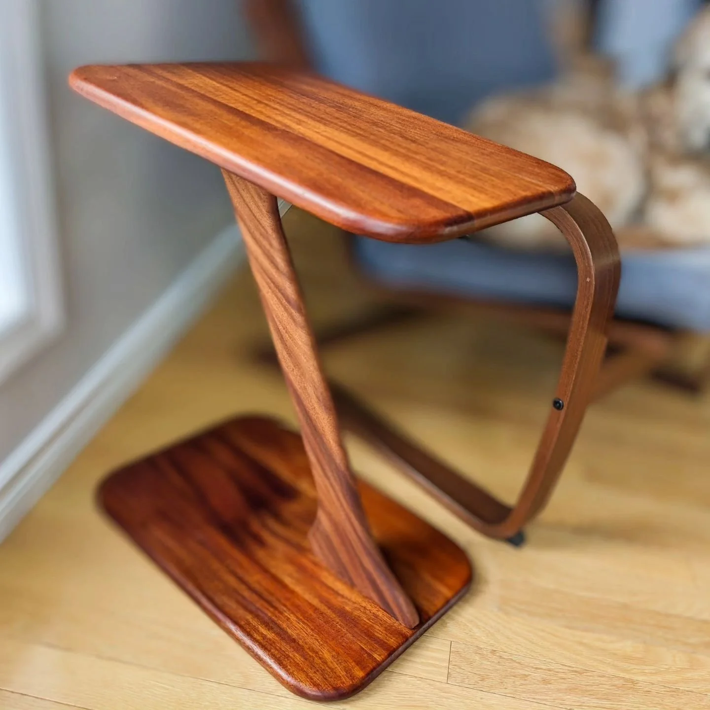Stunning grain structure in these African Mahogany side tables.
.
.
.
.
.
.
.
.
#wheatenwoodworks #africanmahogany #sidetables #woodworking #wooddesign #woodwork #woodgrain #mahogany #midcenturymodern