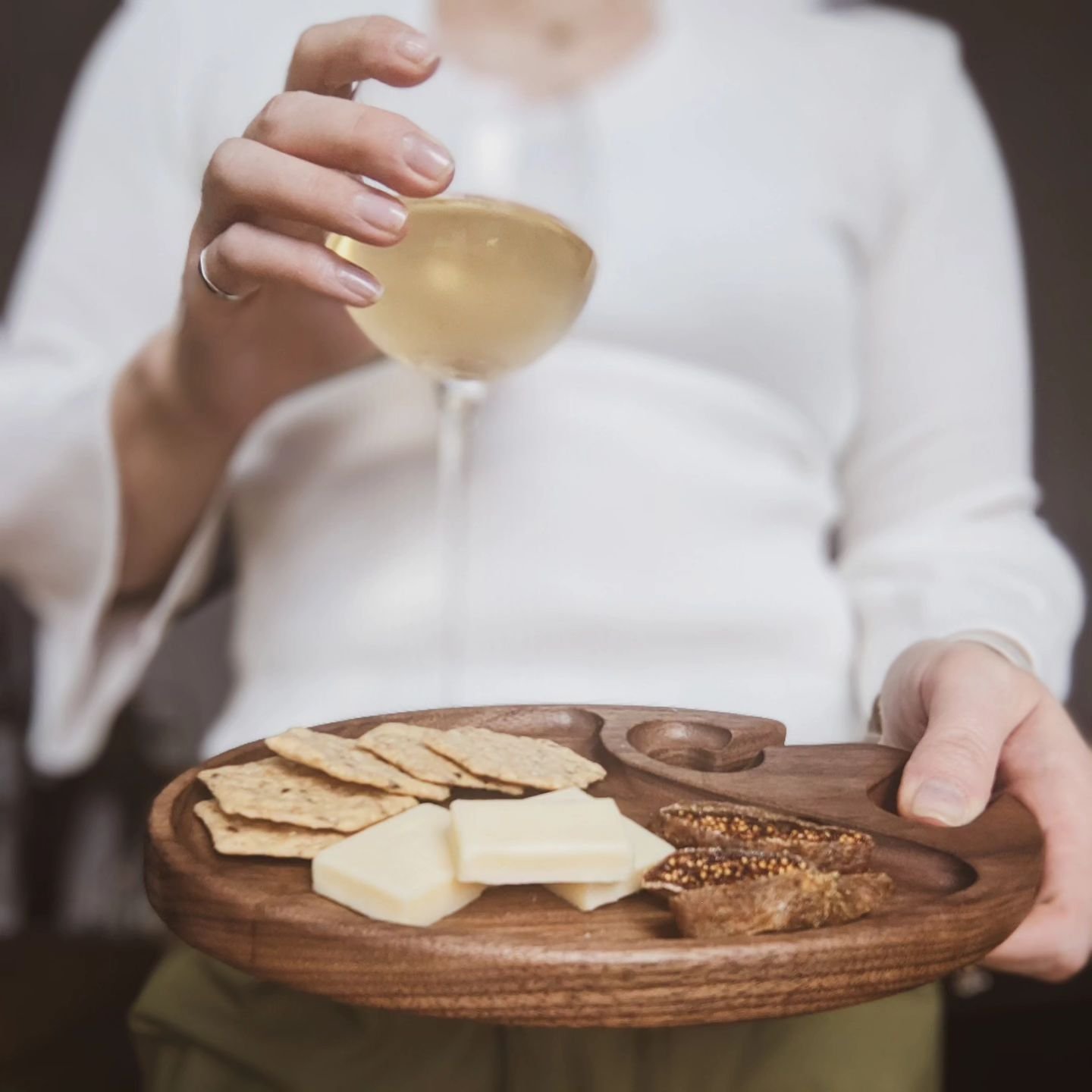 These wine and charcuterie plates are crafted from beautiful walnut, making them both functional and stylish for your 2024 holiday party! Perfect for mingling, you can enjoy your wine and charcuterie without missing a moment. Get a set of 4 for just 