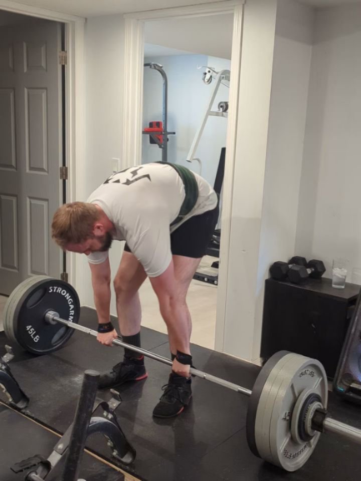 Full body workout from today:
Deadlift
Chest press
Single leg calves
Lat pulldown
Hamstring curls
Forearm curls
Single leg extension 
Single arm lateral raise

Did 2 sets of each movement. I recently switched to training full body 3x per week instead