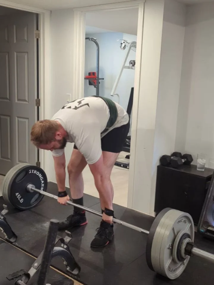 Full body workout from today:
Deadlift
Chest press
Single leg calves
Lat pulldown
Hamstring curls
Forearm curls
Single leg extension 
Single arm lateral raise

Did 2 sets of each movement. I recently switched to training full body 3x per week instead