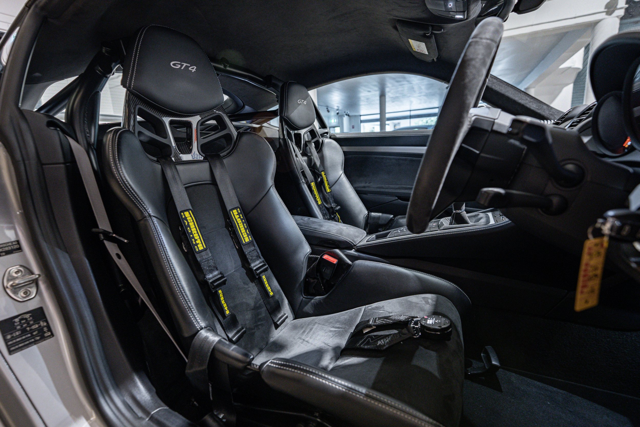 porsche718gt4-listing-30.jpg